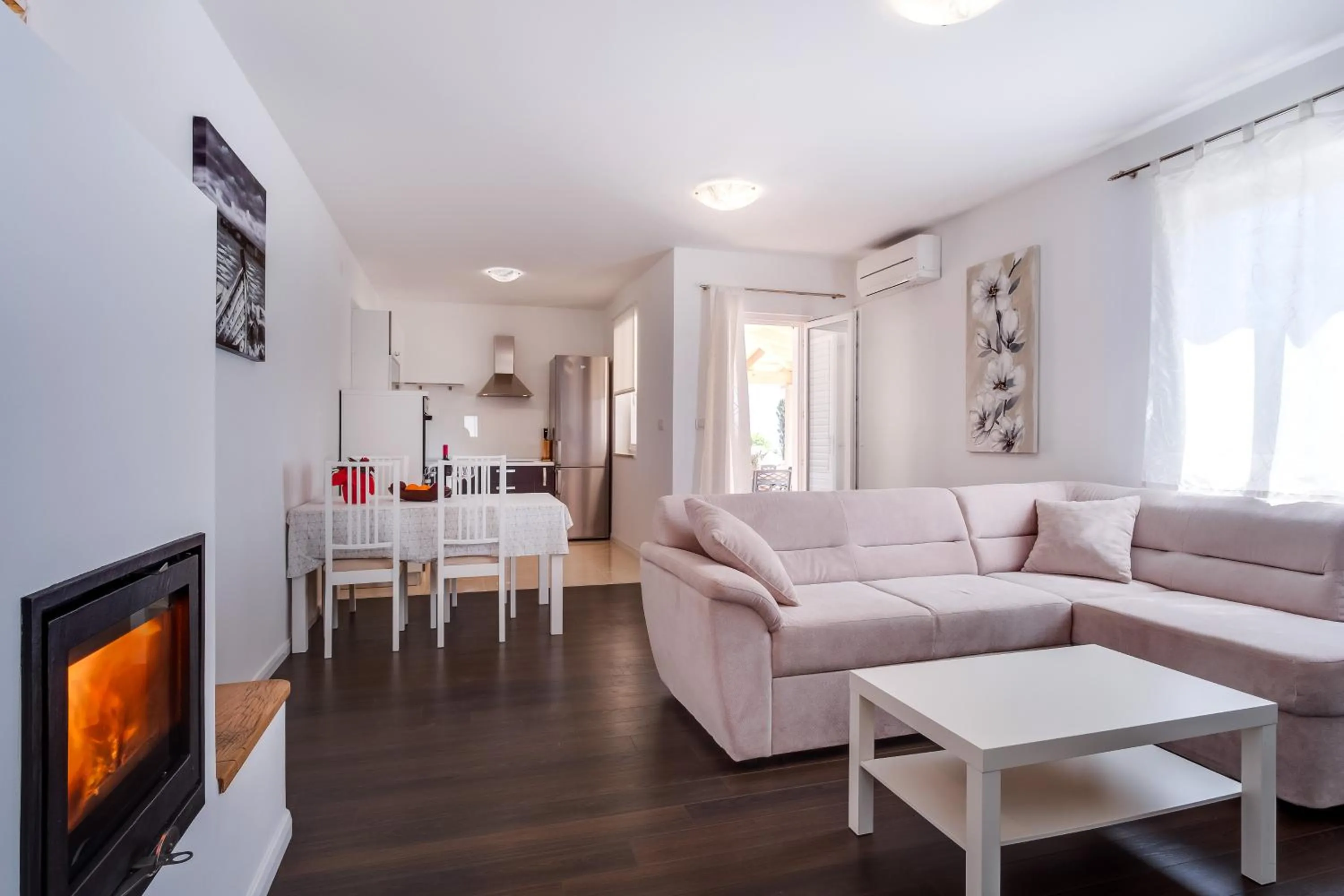 Apartment Mirna
