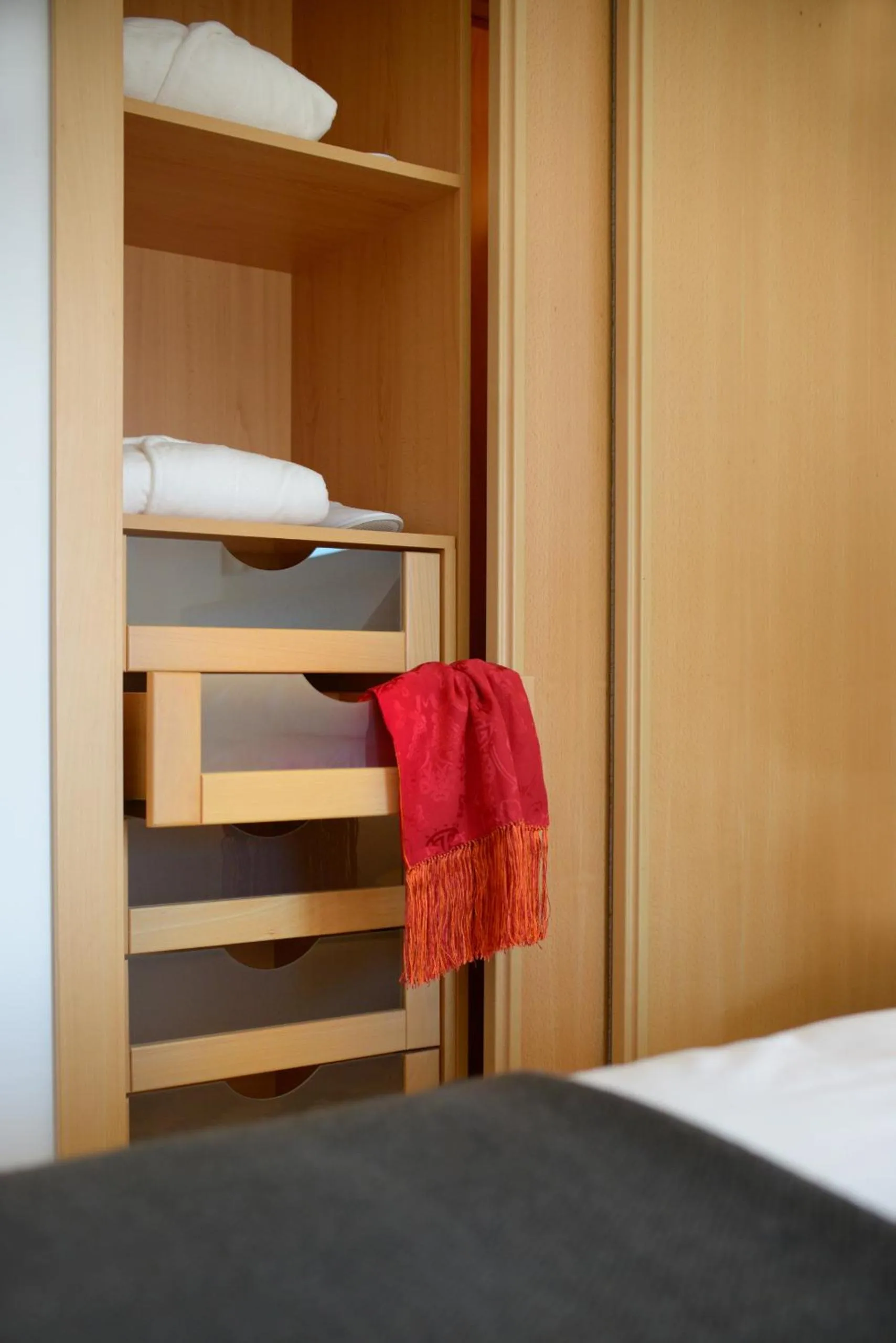 Bathroom, Bed in Panoramic Living
