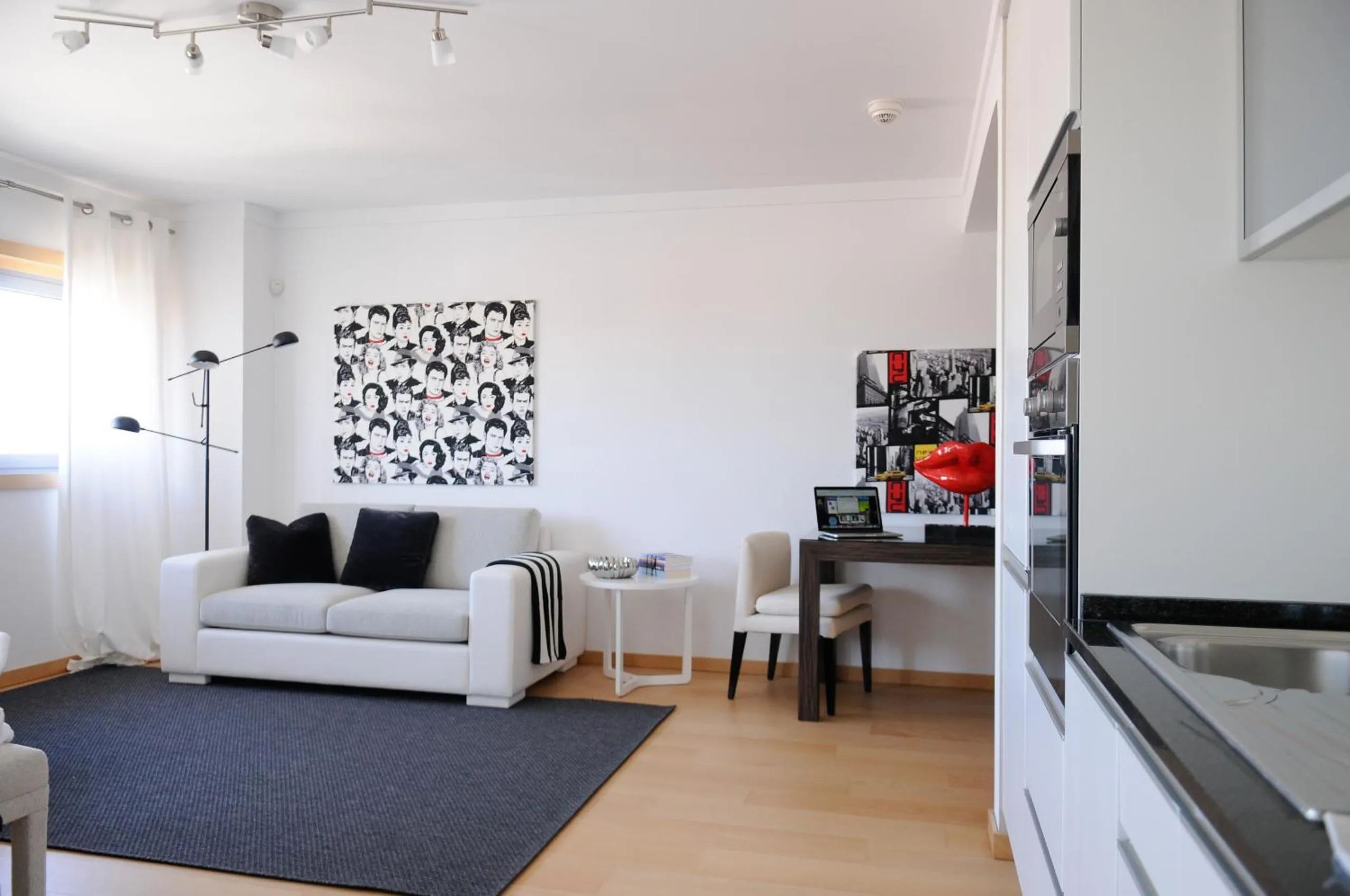 Bed in Panoramic Living