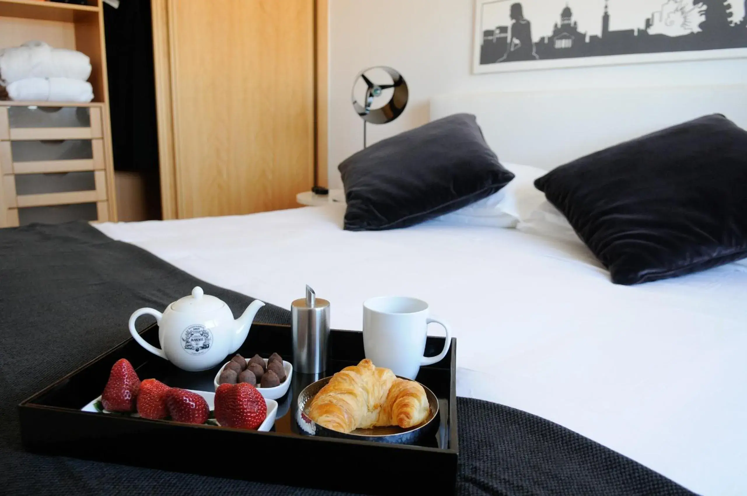 Bed in Panoramic Living Bed in Panoramic Living