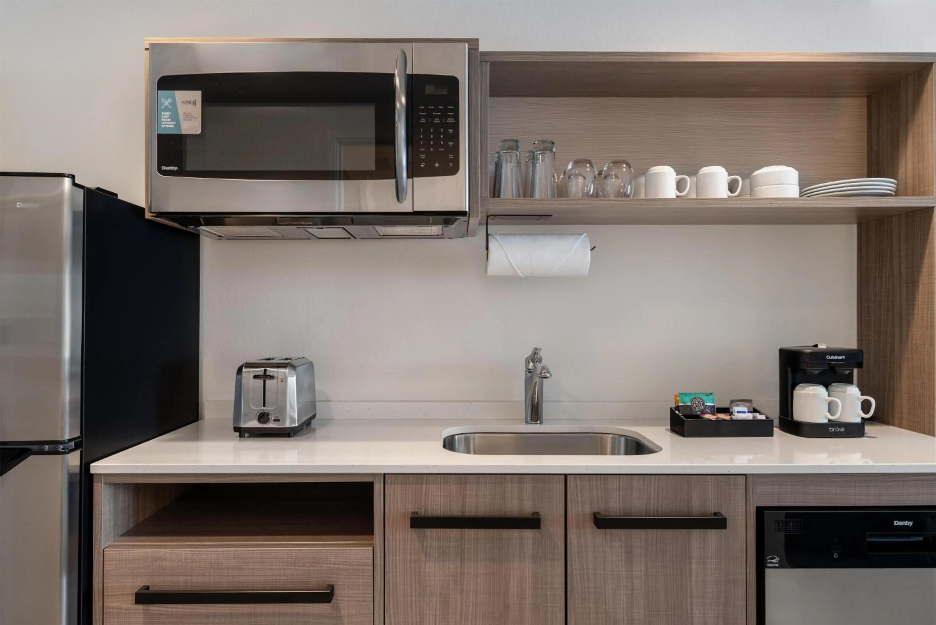 Kitchen or kitchenette in Home2 Suites By Hilton Altoona Des Moines