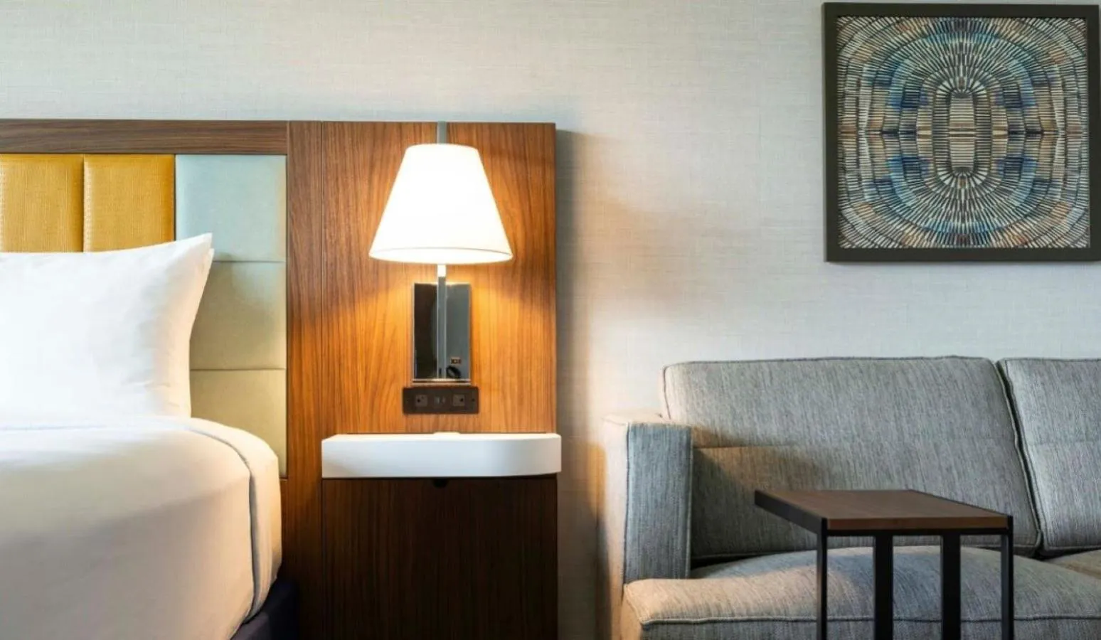 Bed in Hampton Inn & Suites Maui North Shore