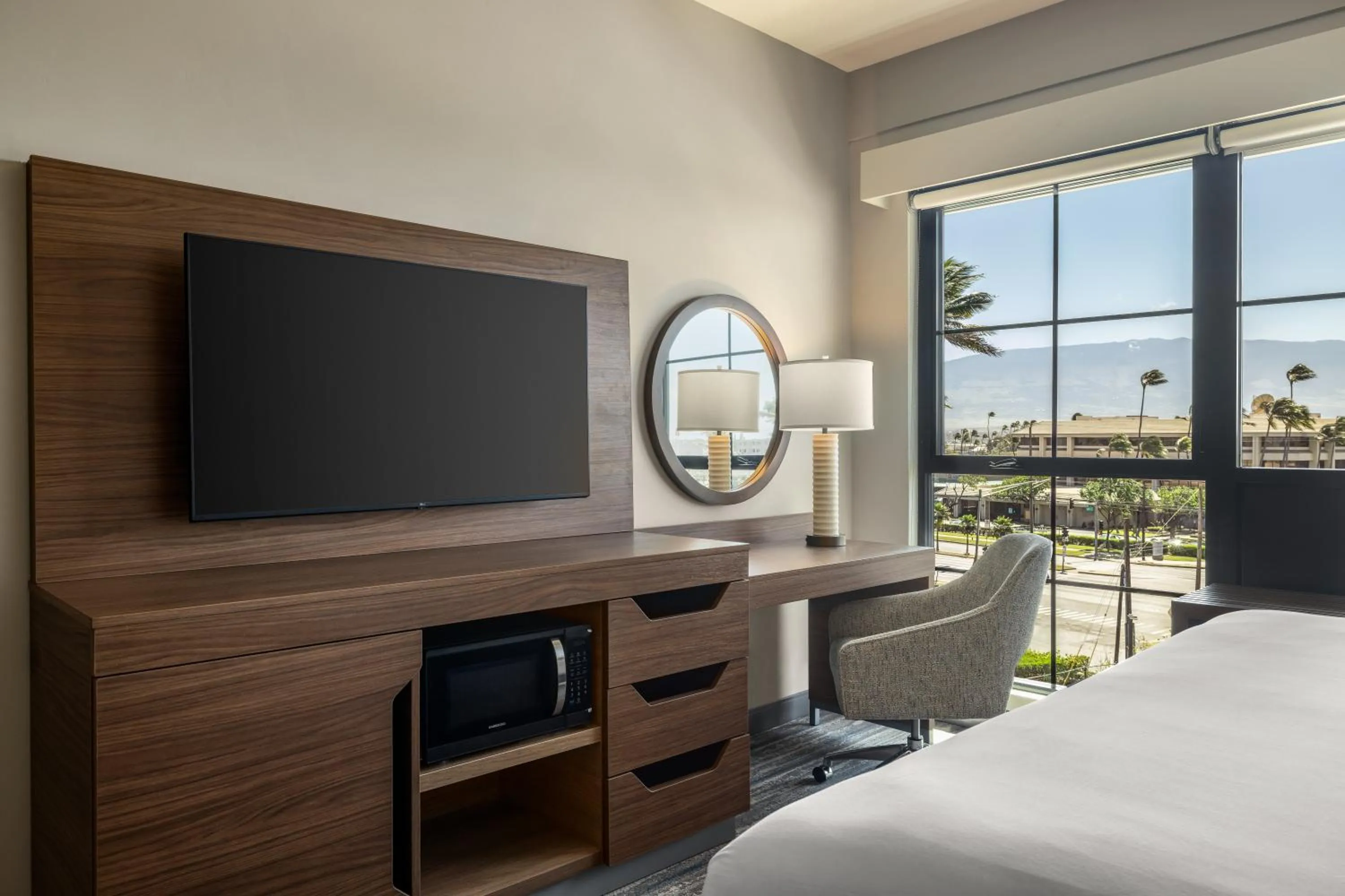 Bed in Hampton Inn & Suites Maui North Shore