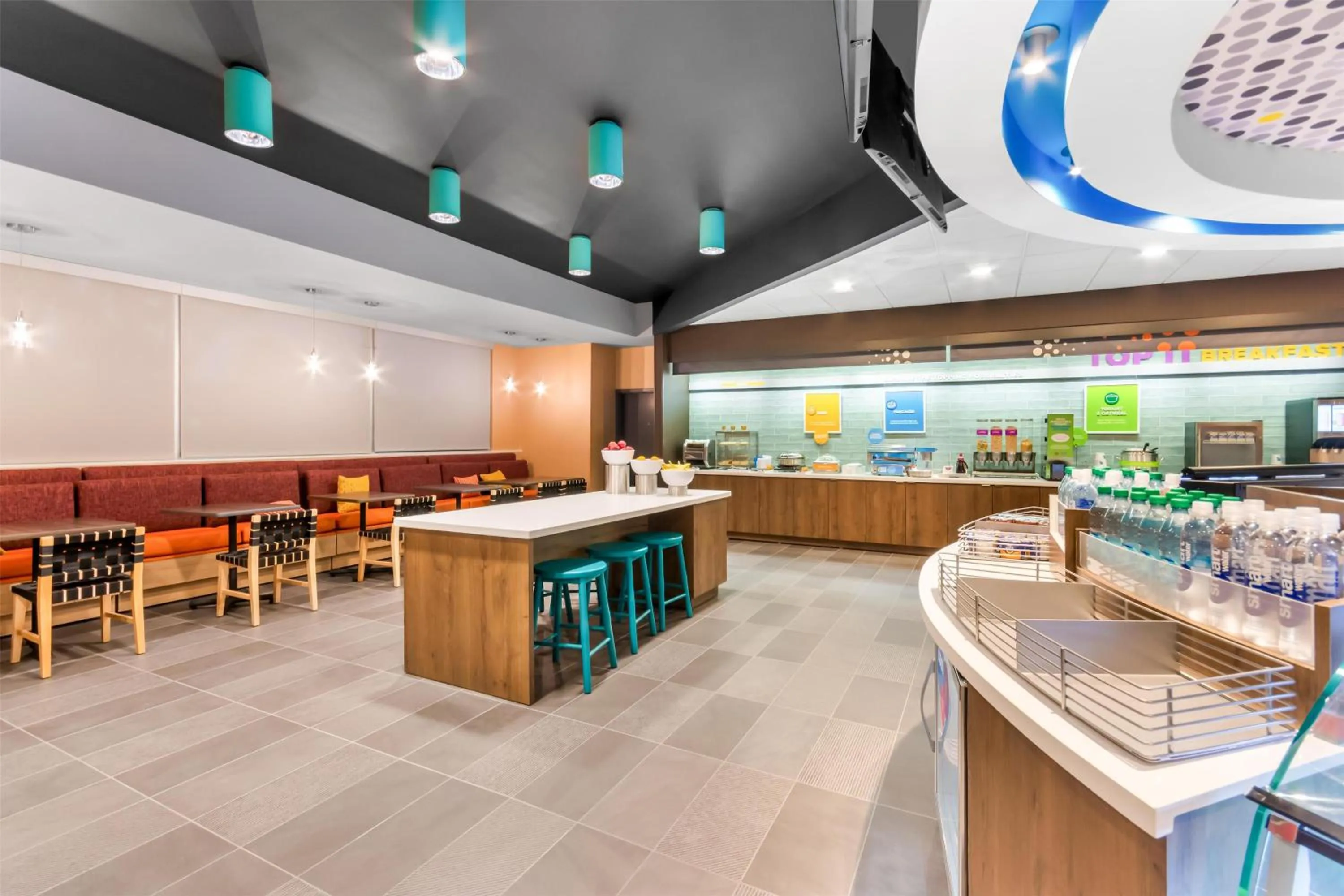 Breakfast in Tru By Hilton Pensacola I-10 North Davis Highway