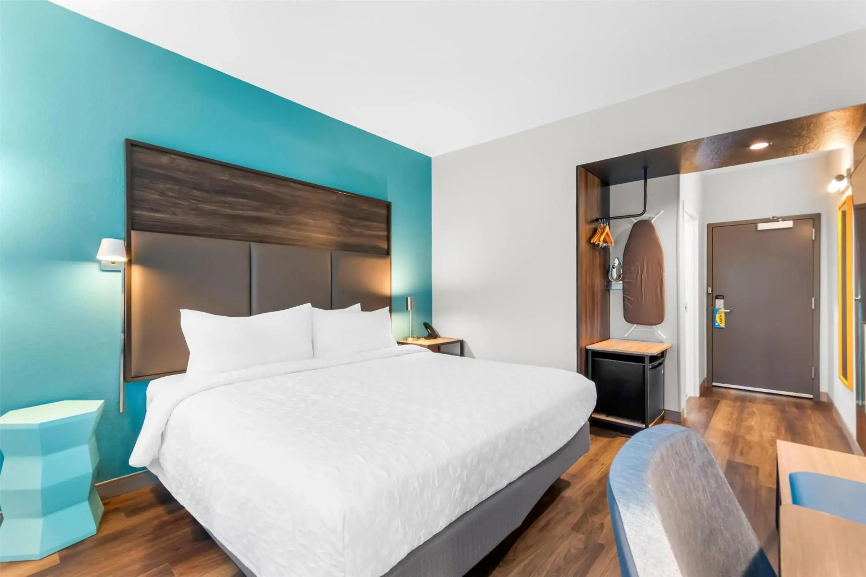 Bed in Tru By Hilton Pensacola I-10 North Davis Highway Bed in Tru By Hilton Pensacola I-10 North Davis Highway