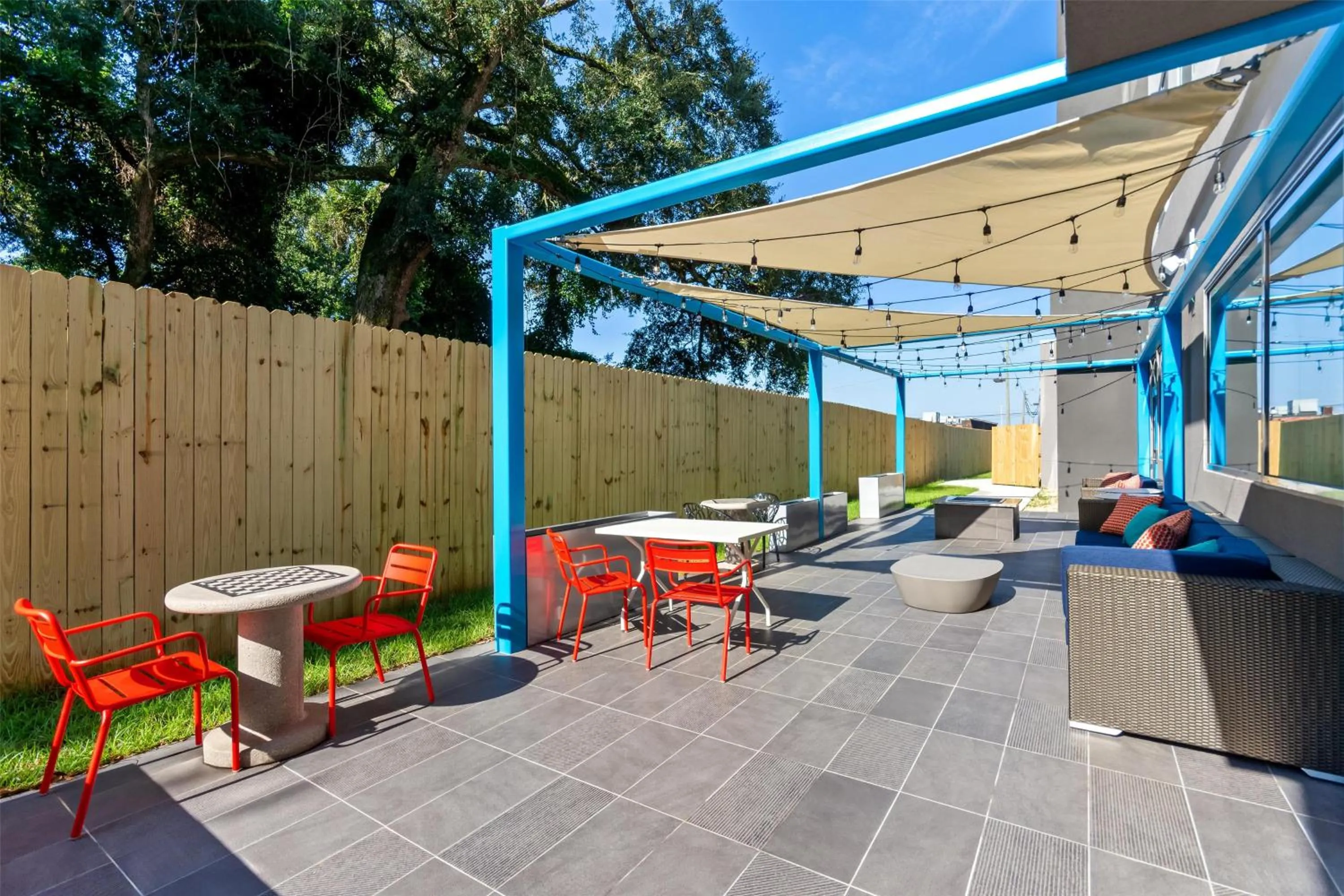 Patio in Tru By Hilton Pensacola I-10 North Davis Highway