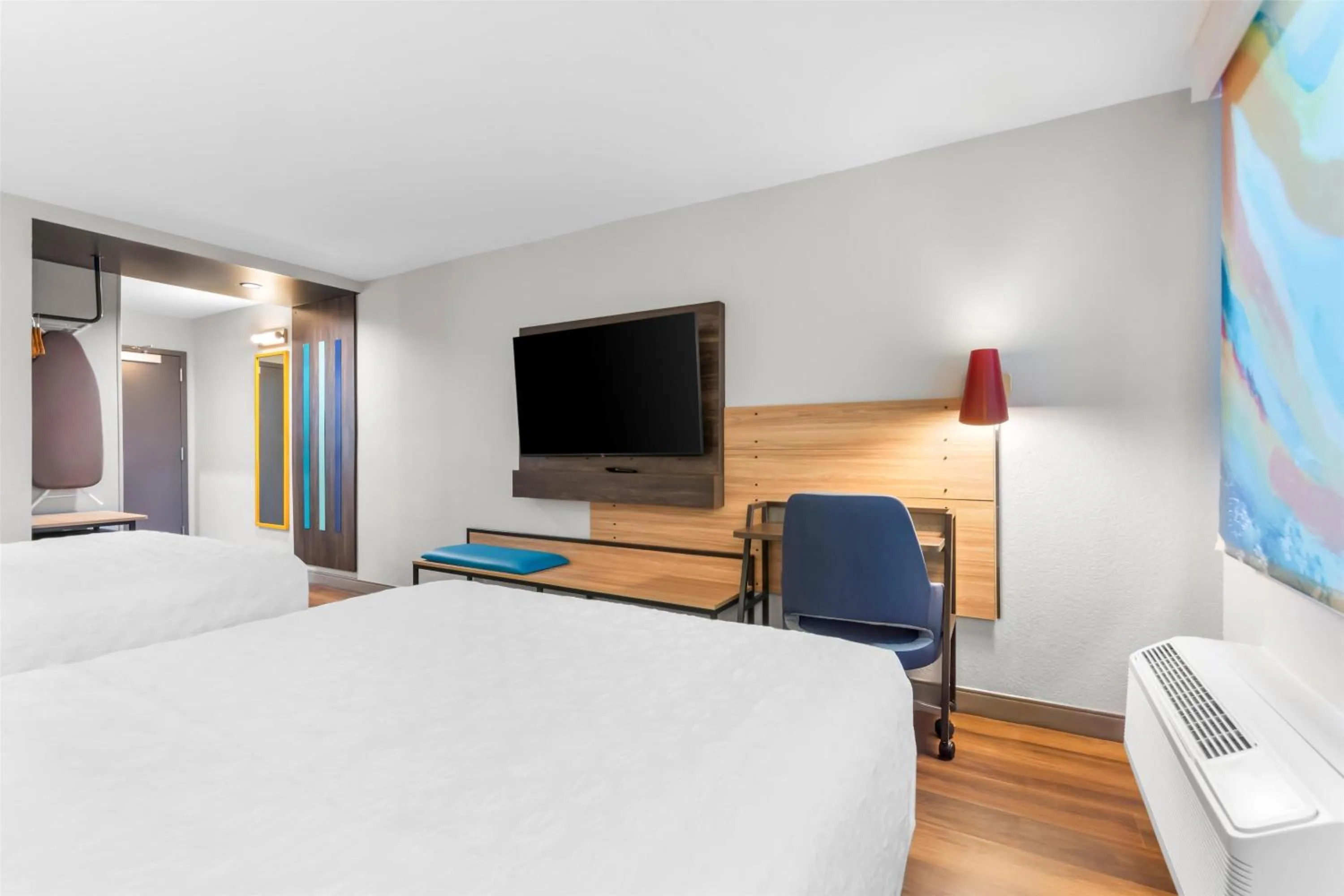 Bed in Tru By Hilton Pensacola I-10 North Davis Highway