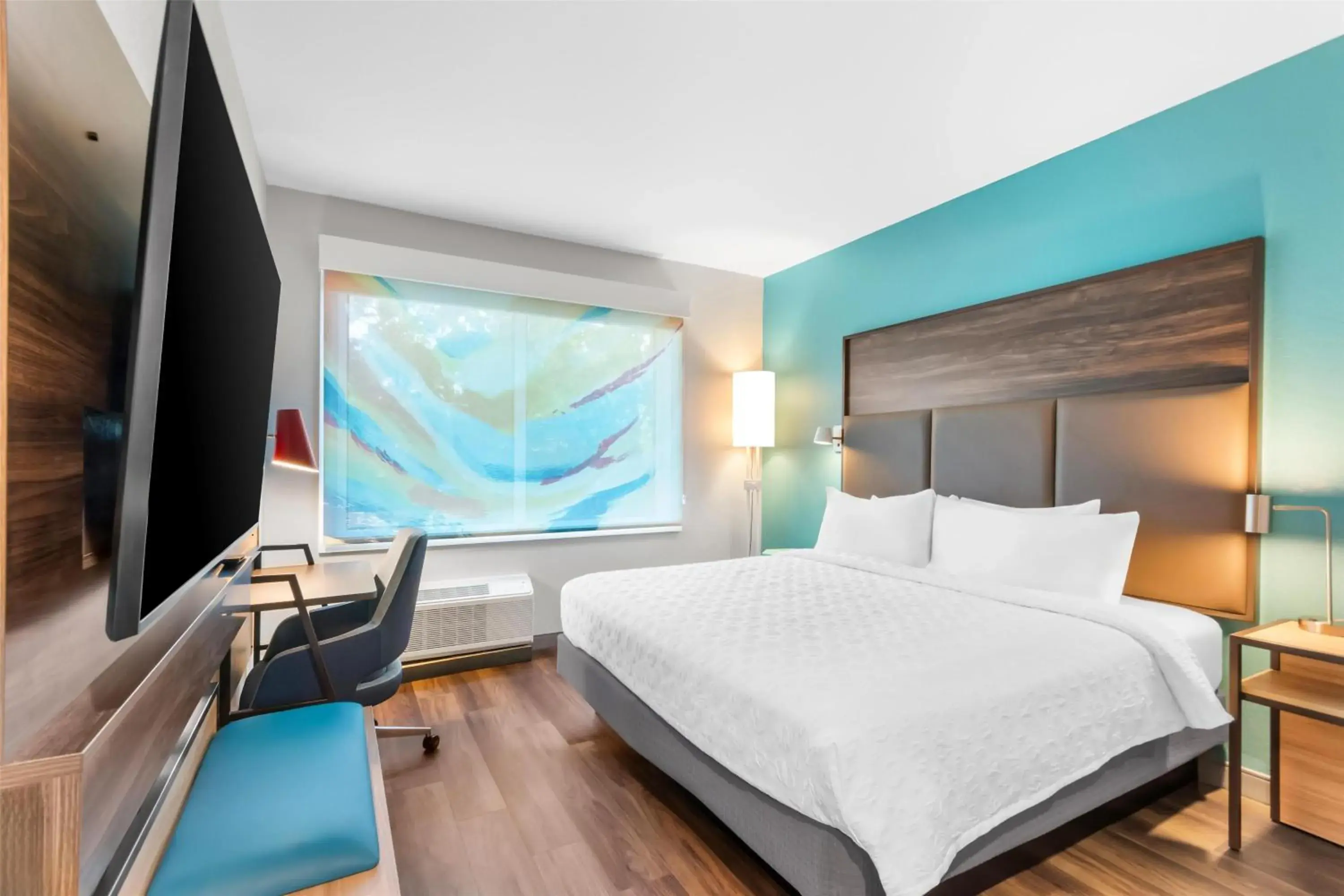 Bed in Tru By Hilton Pensacola I-10 North Davis Highway Bed in Tru By Hilton Pensacola I-10 North Davis Highway