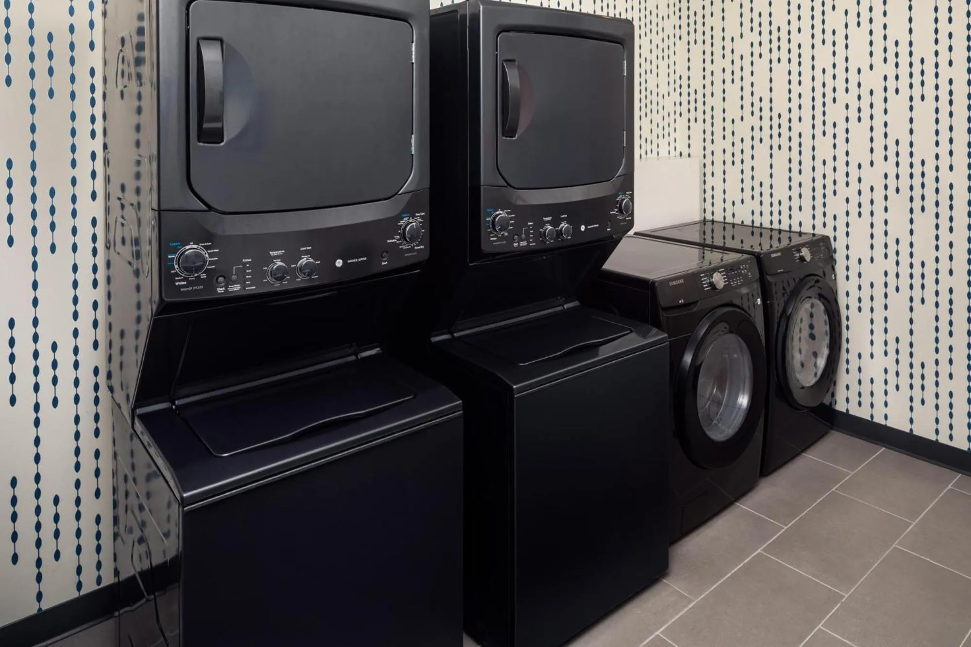 washing machine in Home2 Suites By Hilton Clearwater St. Petersburg Ulmerton Rd