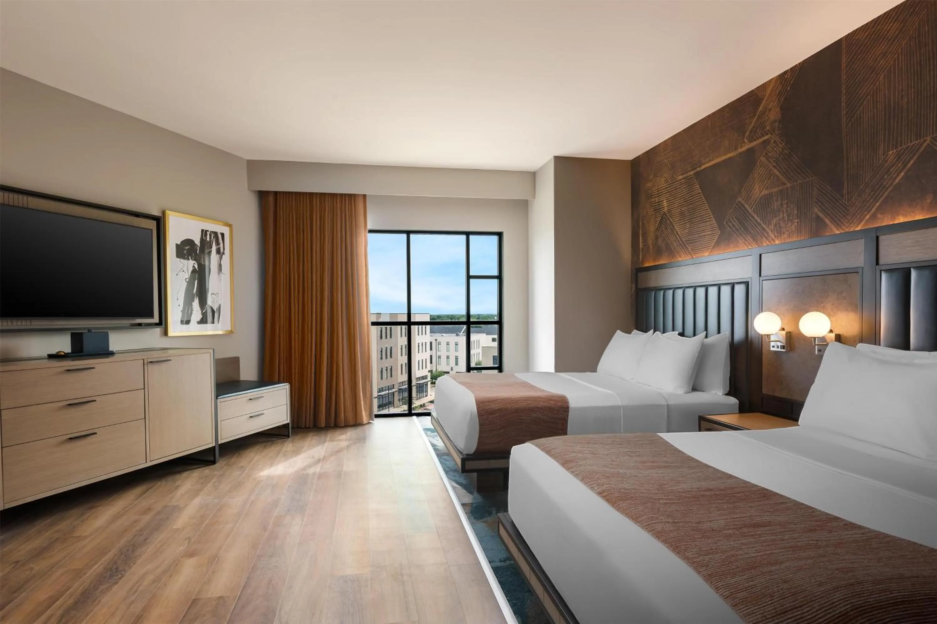 Bed in Hotel Avail Rogers, Tapestry Collection By Hilton