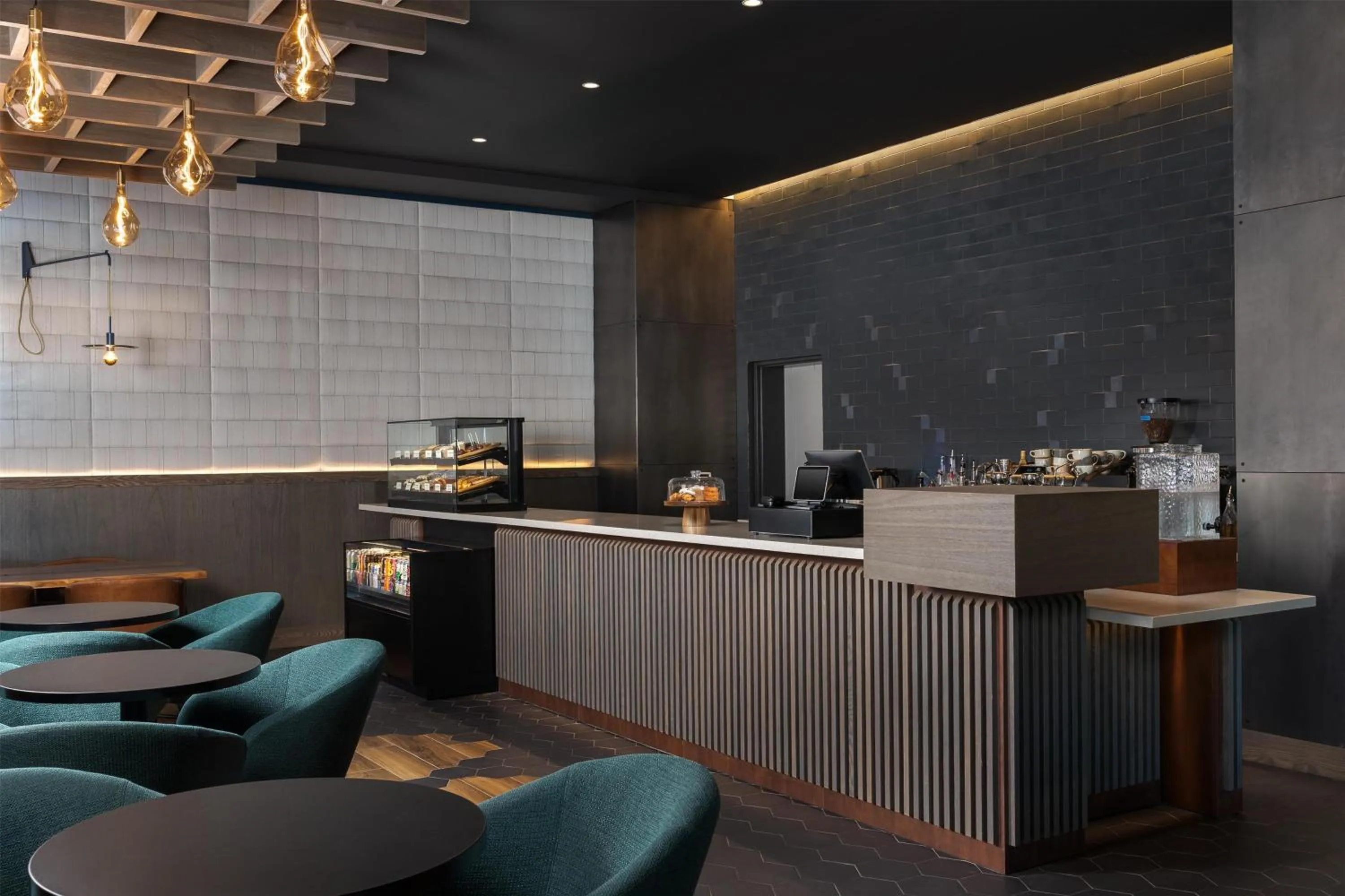 Restaurant/places to eat in Hotel Avail Rogers, Tapestry Collection By Hilton