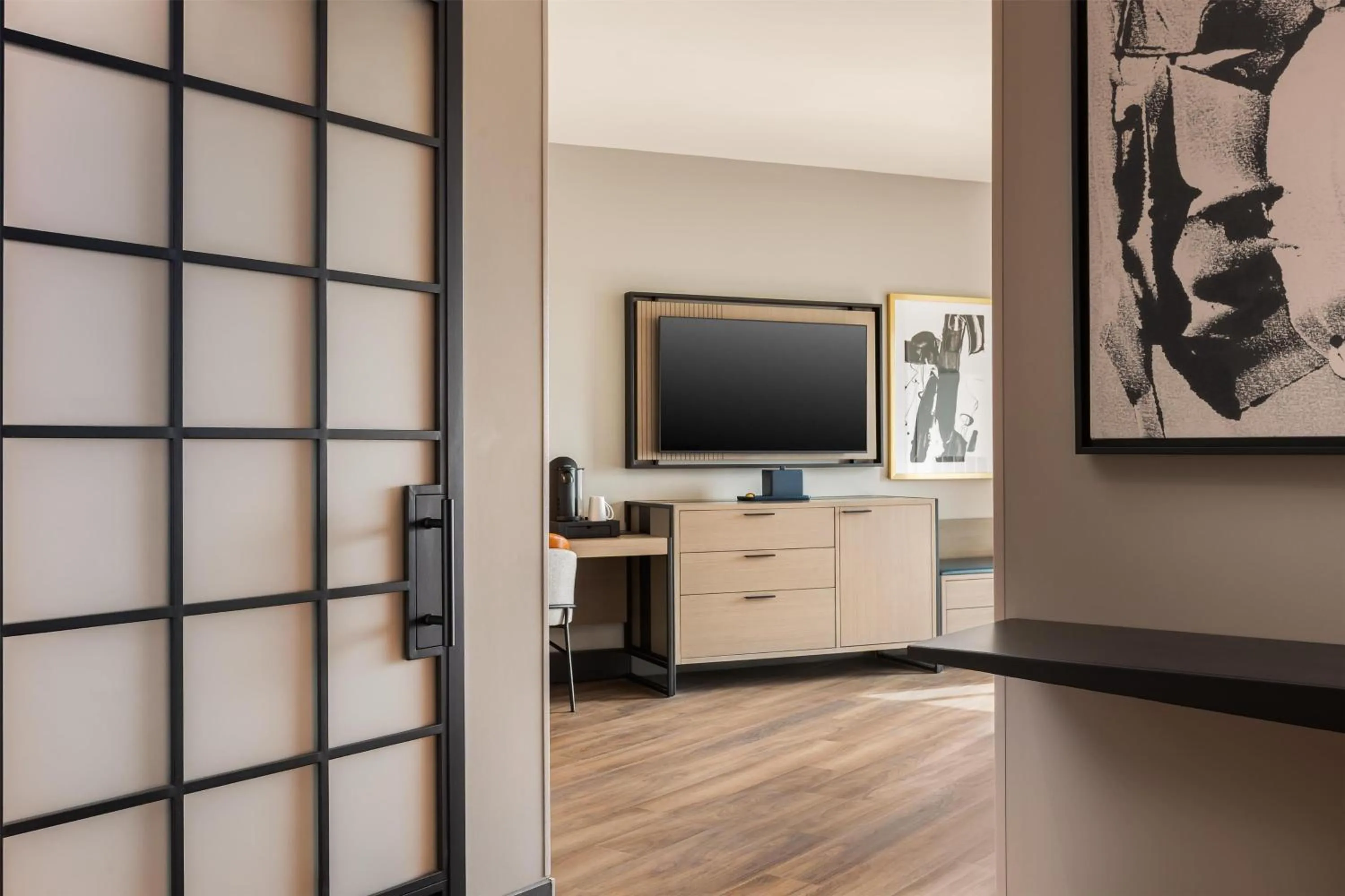 Photo of the whole room in Hotel Avail Rogers, Tapestry Collection By Hilton