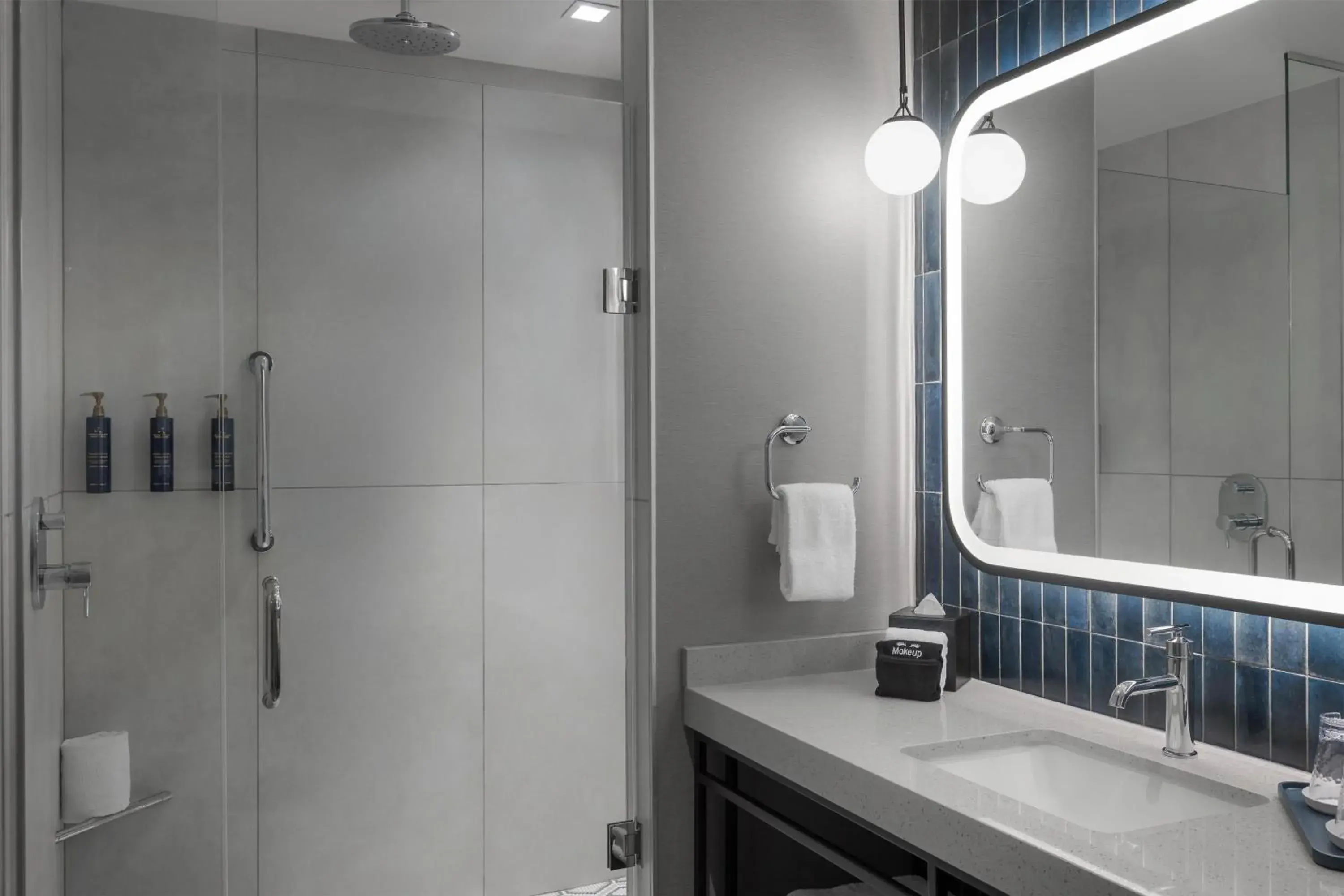 Bathroom in Hotel Avail Rogers, Tapestry Collection By Hilton Bathroom in Hotel Avail Rogers, Tapestry Collection By Hilton