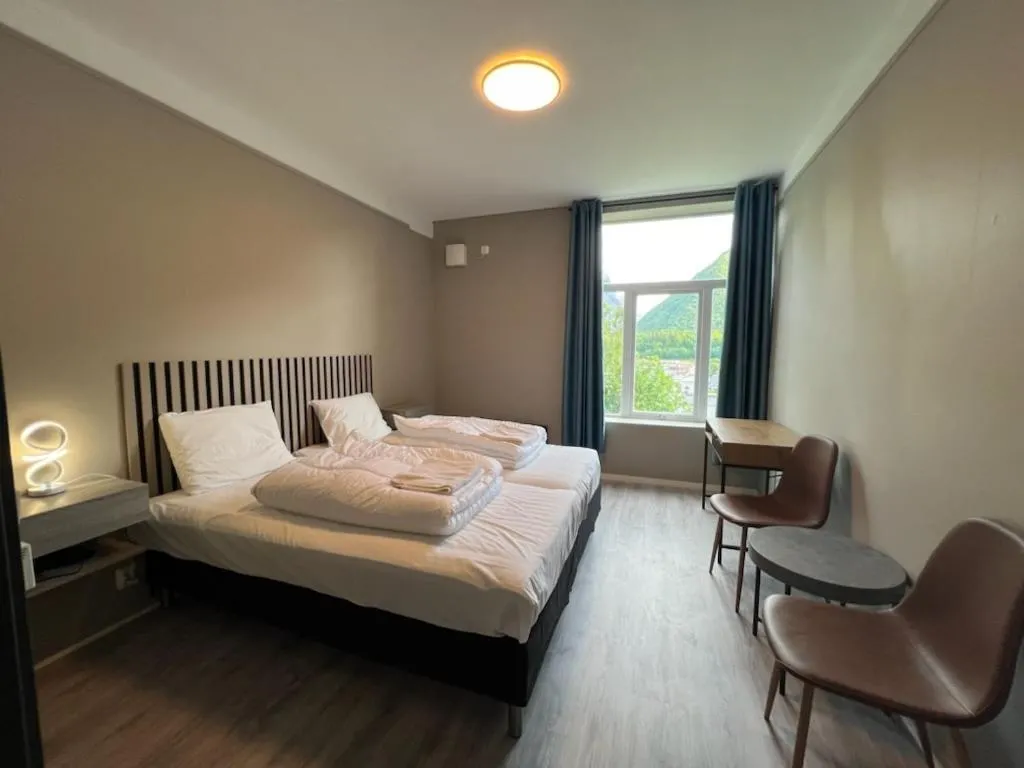 Double Room with Private Bathroom in Åndalsnes house