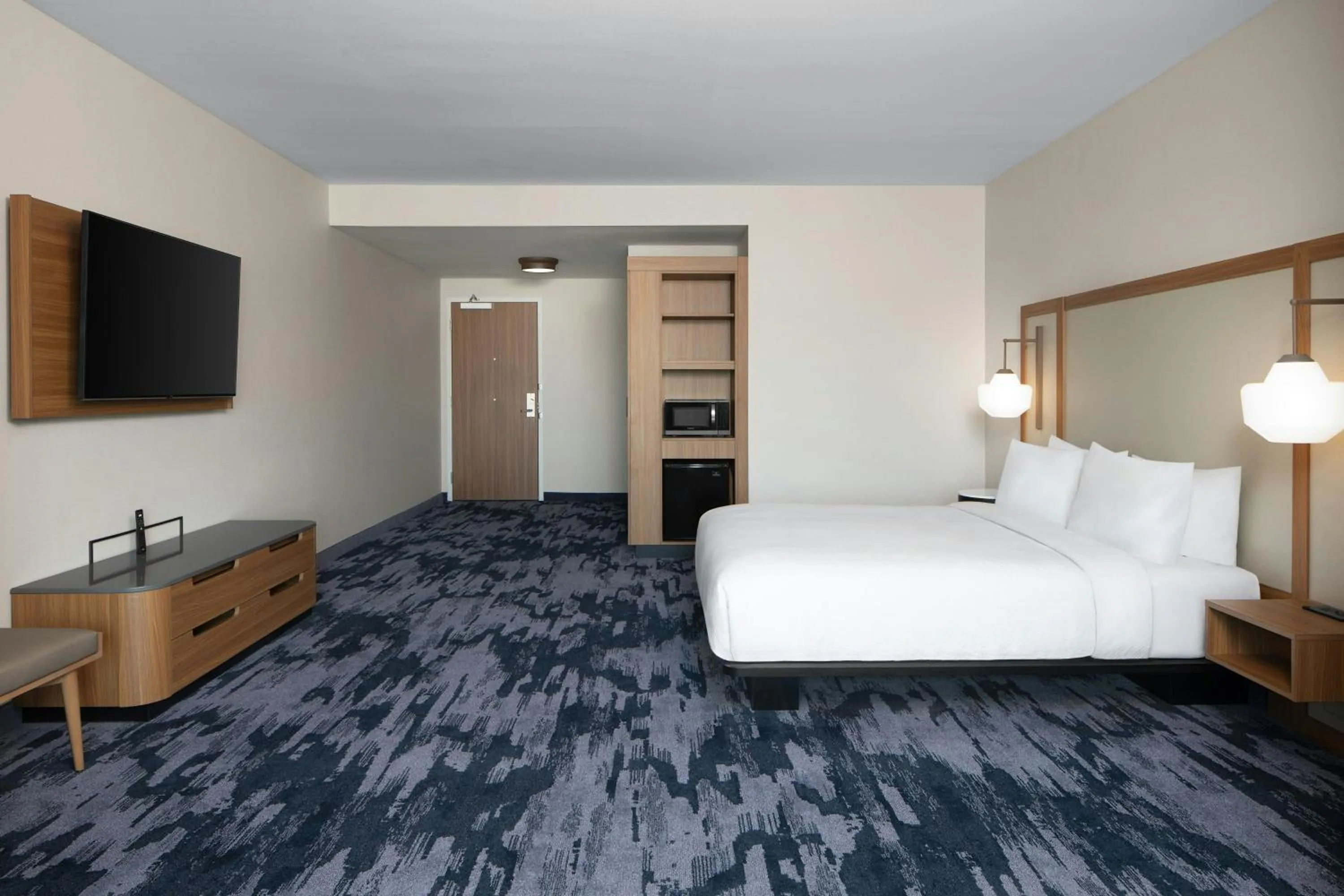 Photo of the whole room, Bed in Fairfield Inn & Suites by Marriott Piedmont Greenville