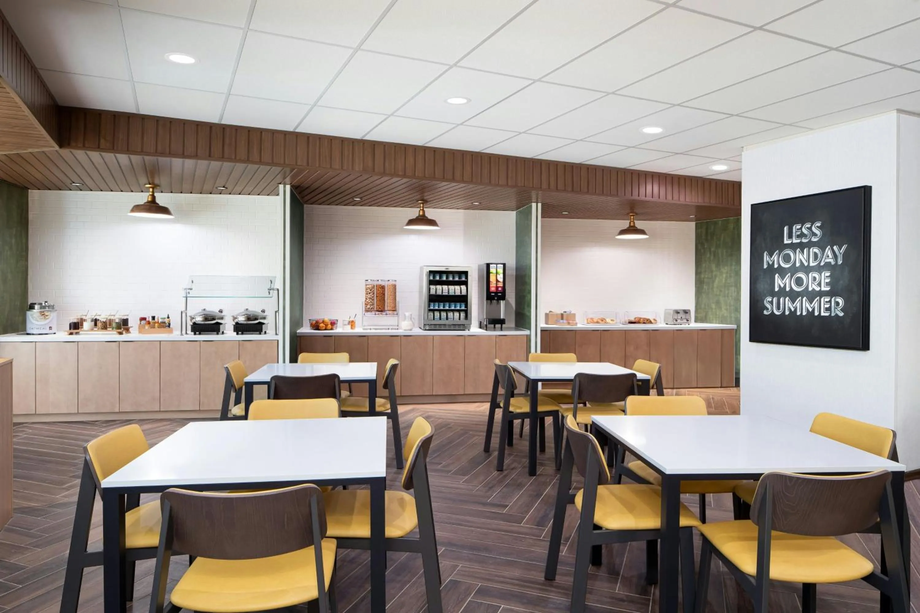 Breakfast in Fairfield Inn & Suites by Marriott Piedmont Greenville