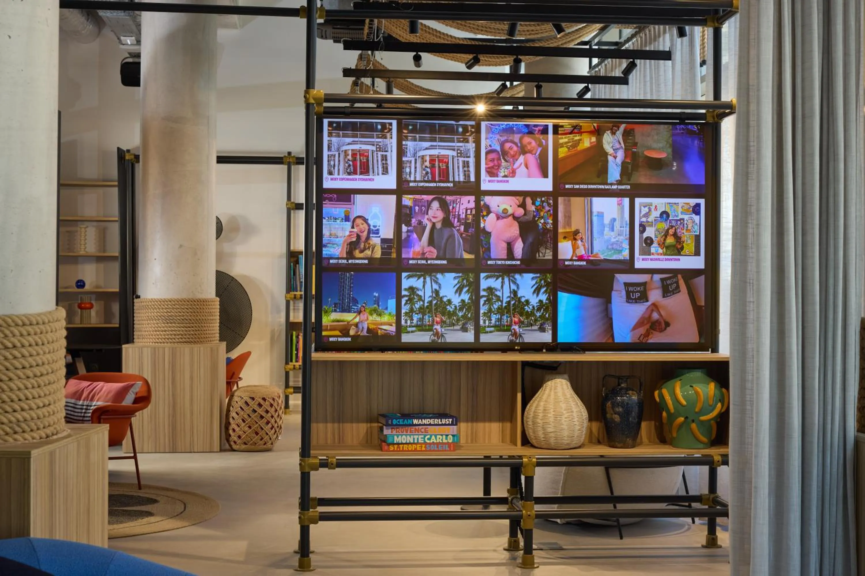 Lobby or reception in Moxy Nice