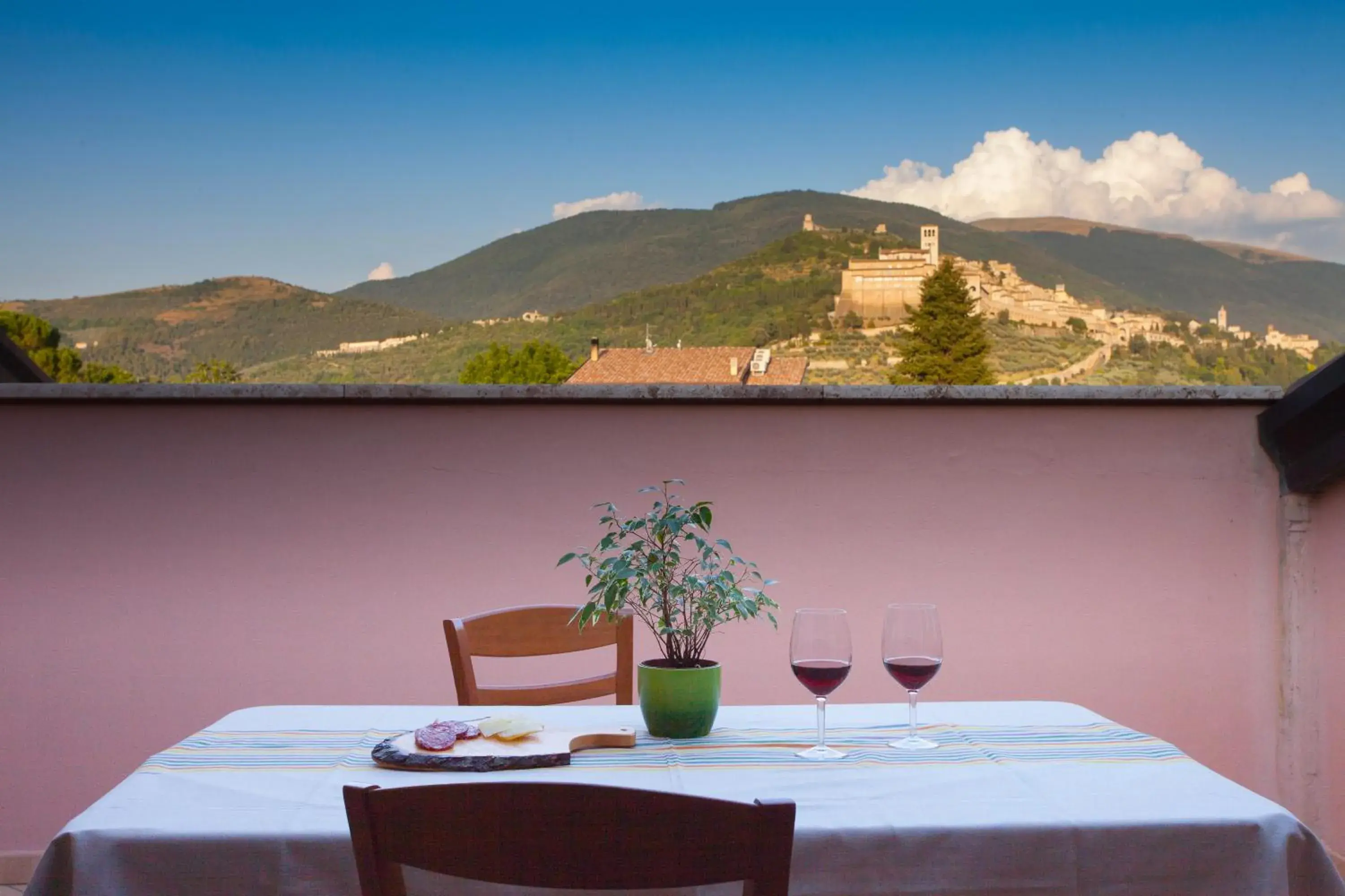 Quadruple Room with Terrace in Agriturismo La Panoramica Quadruple Room with Terrace in Agriturismo La Panoramica