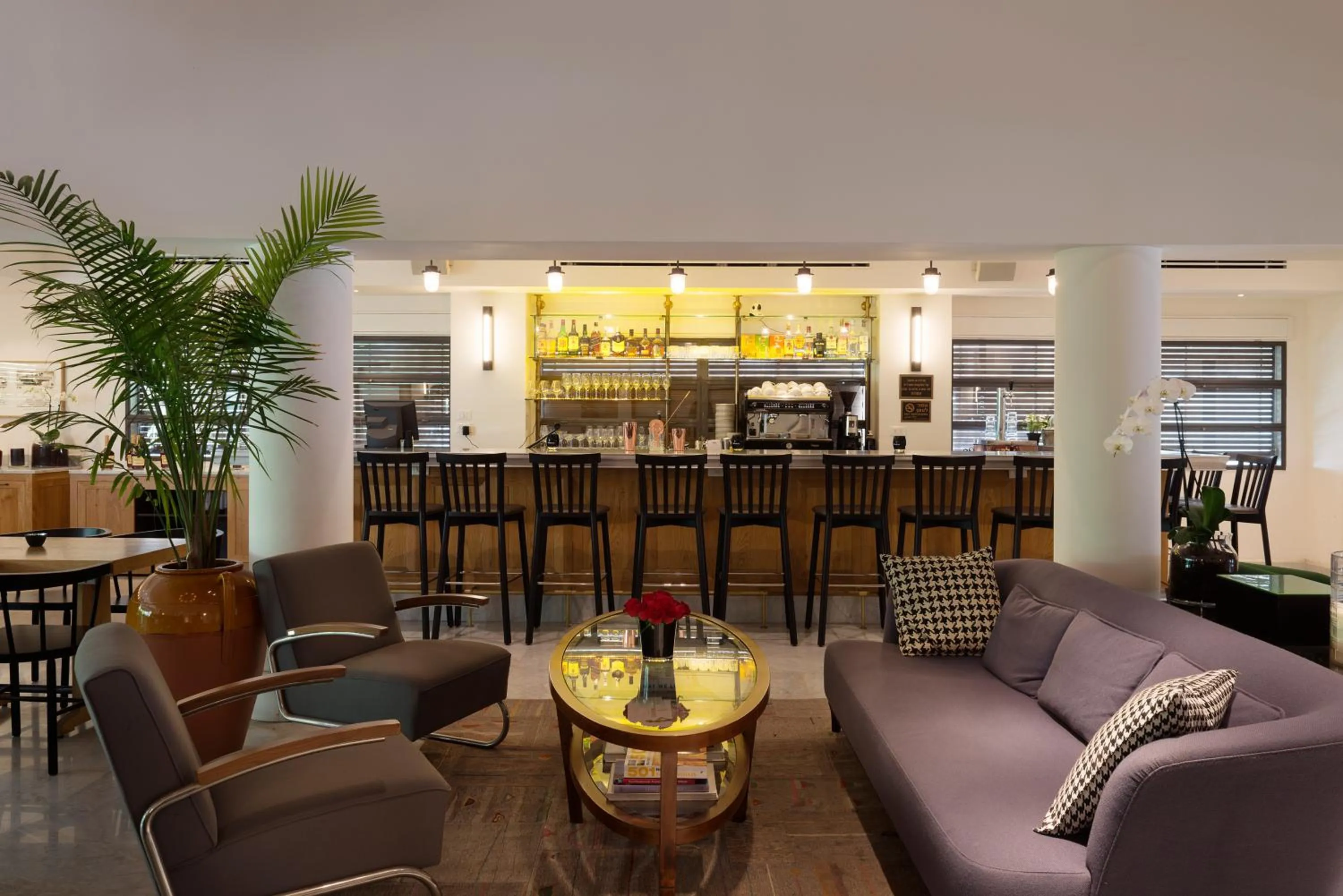 Lounge or bar in Lily & Bloom Boutique Hotel