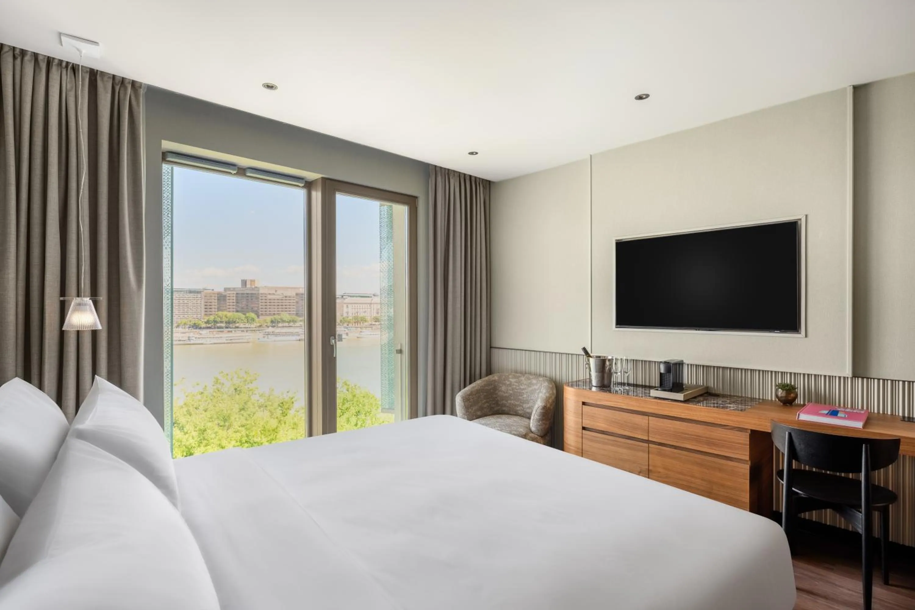 Bedroom, Bed in Leon Hotel & Lounge Budapest