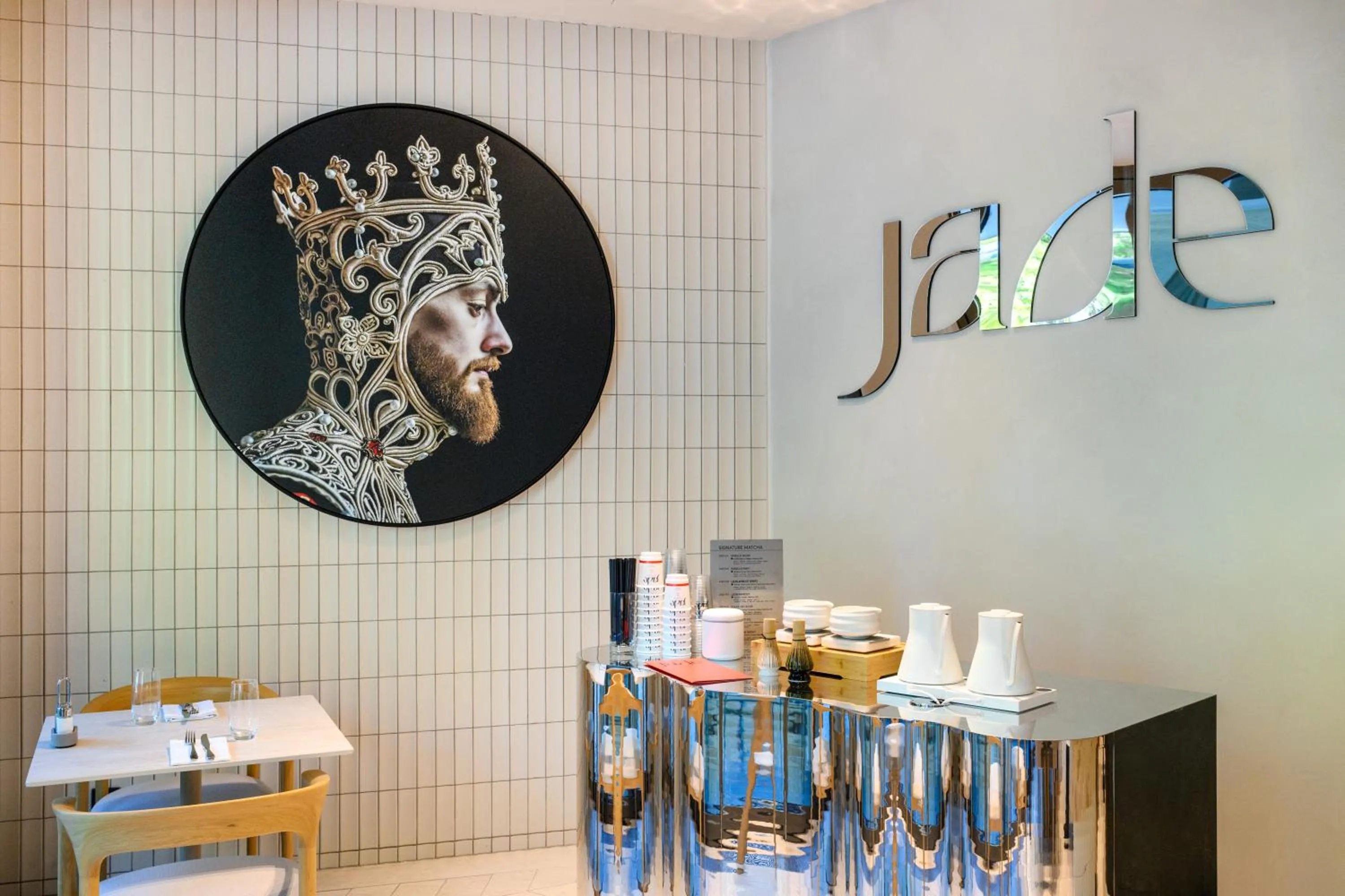 Coffee/tea facilities in Leon Hotel & Lounge Budapest