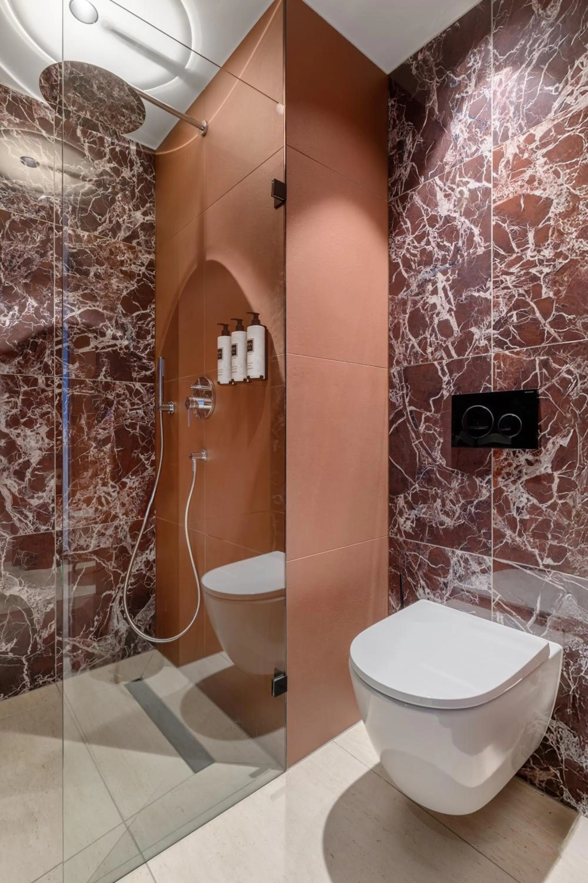 Bathroom in Leon Hotel & Lounge Budapest