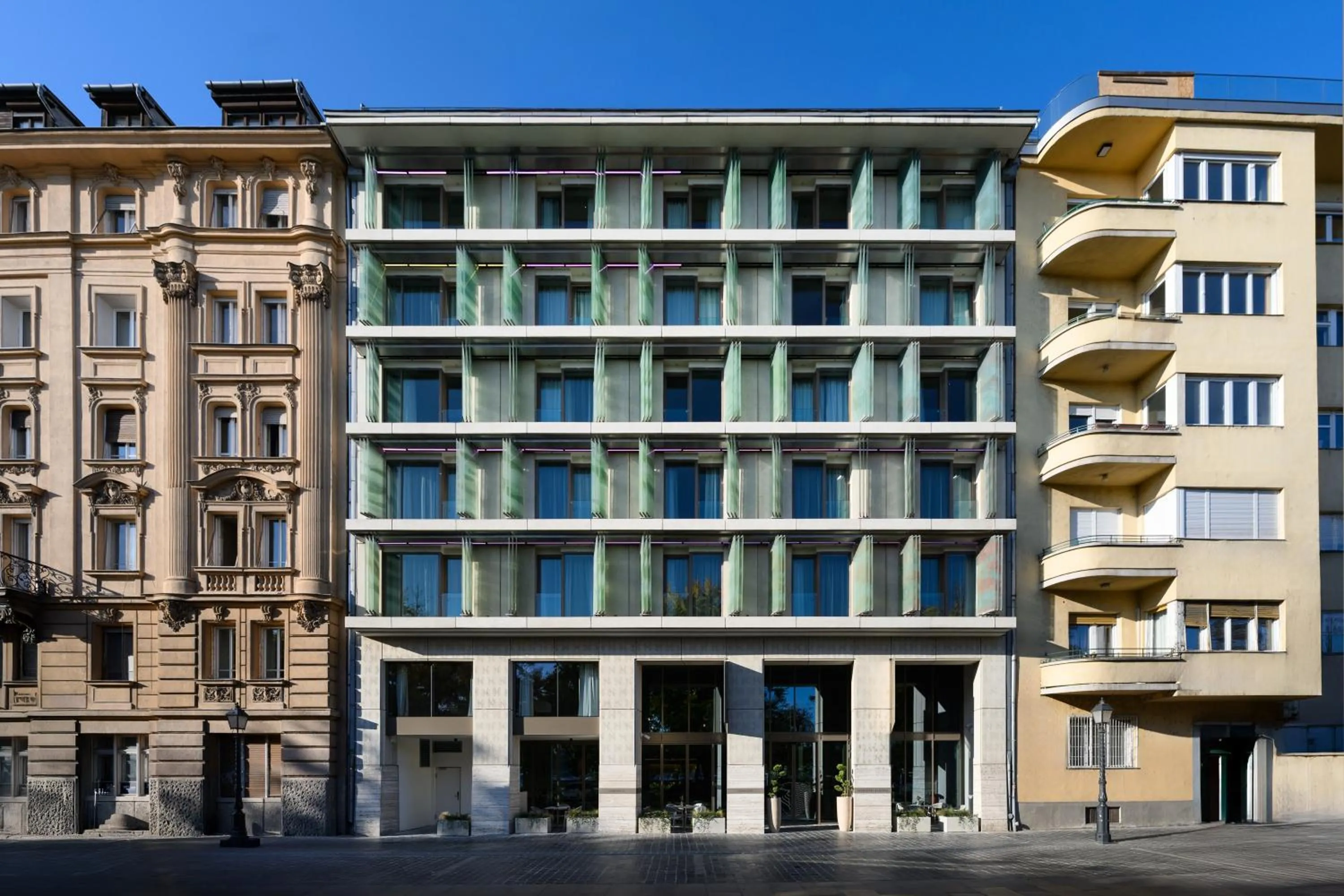 Property building in Leon Hotel & Lounge Budapest