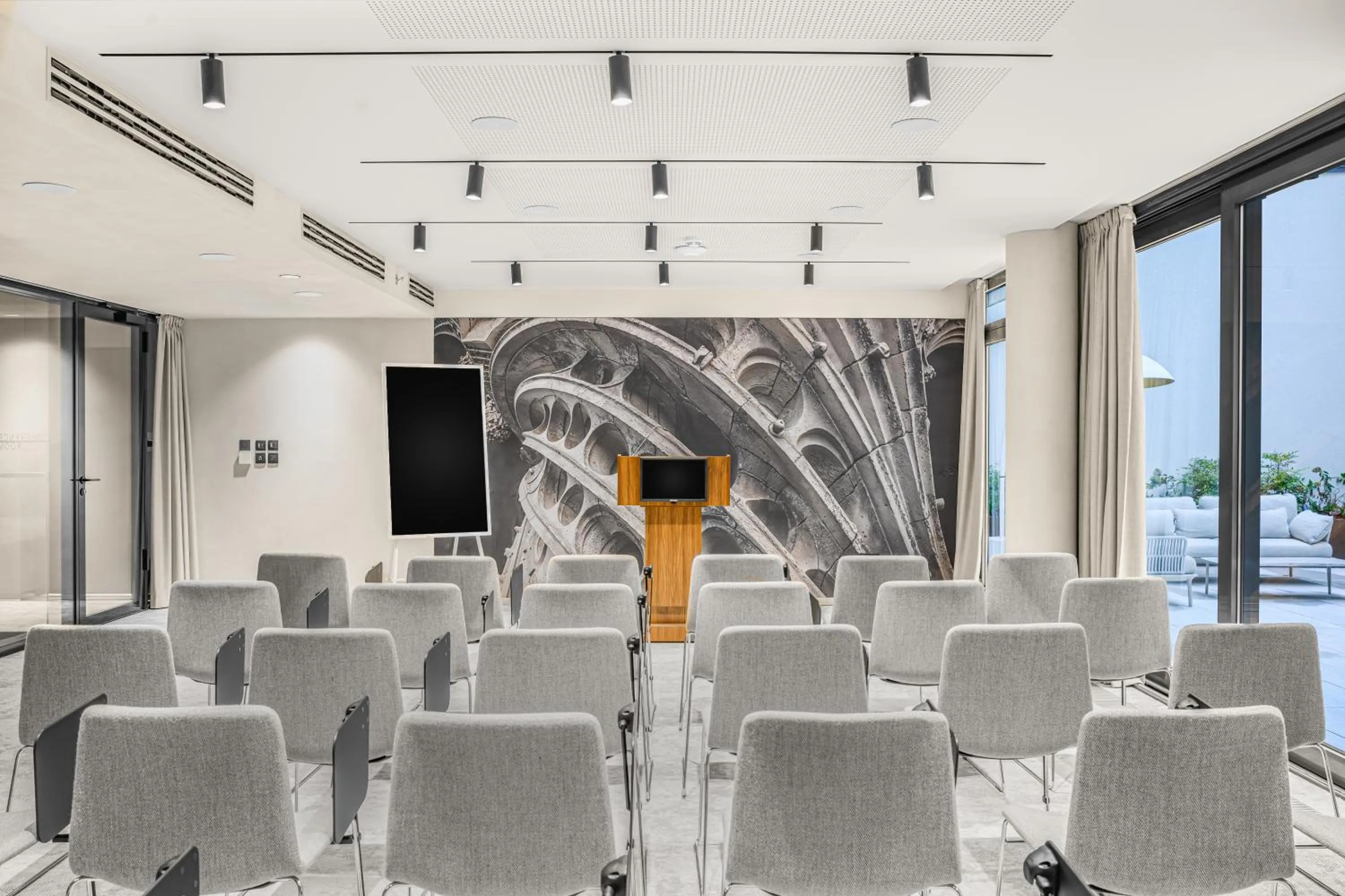 Meeting/conference room in Leon Hotel & Lounge Budapest