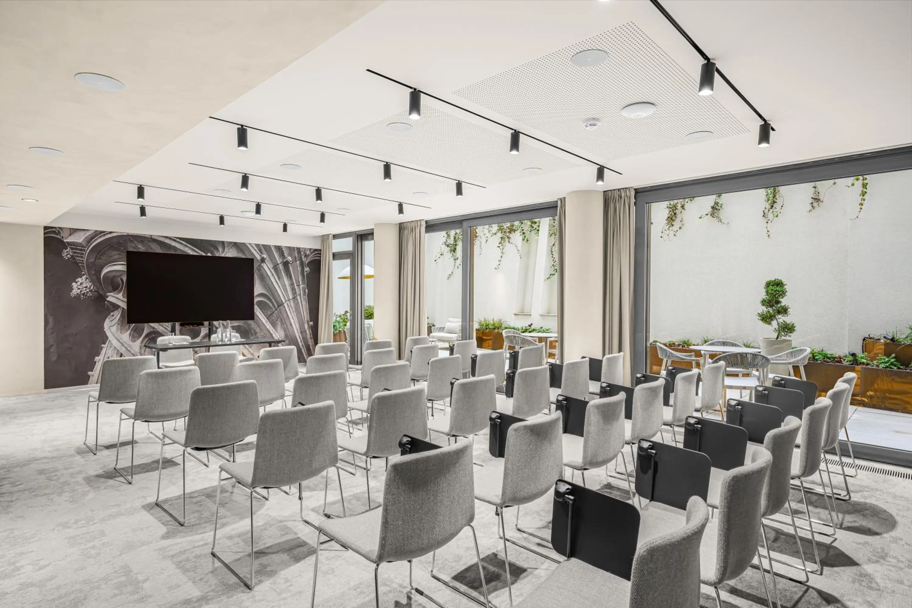 Meeting/conference room in Leon Hotel & Lounge Budapest