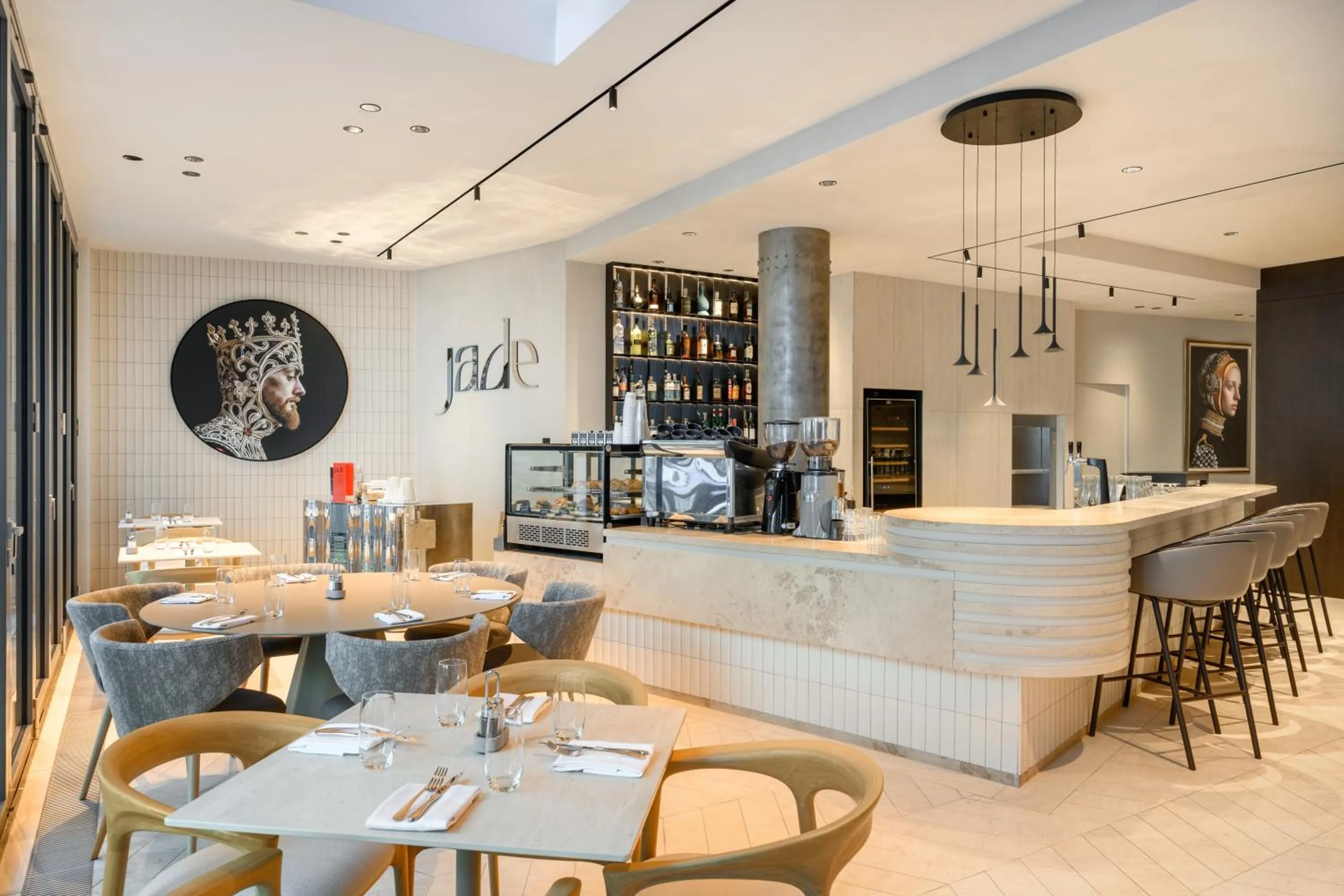 Restaurant/places to eat in Leon Hotel & Lounge Budapest