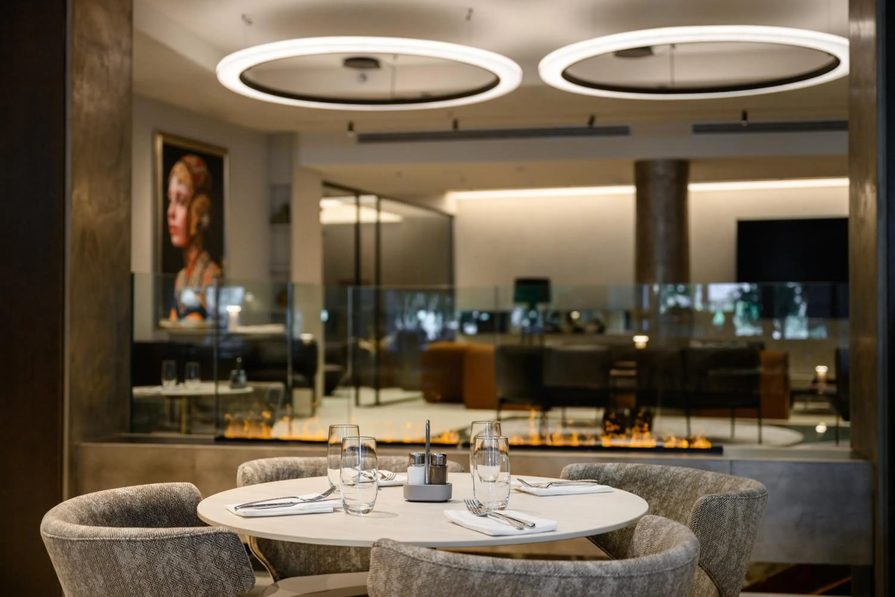 Restaurant/places to eat in Leon Hotel & Lounge Budapest