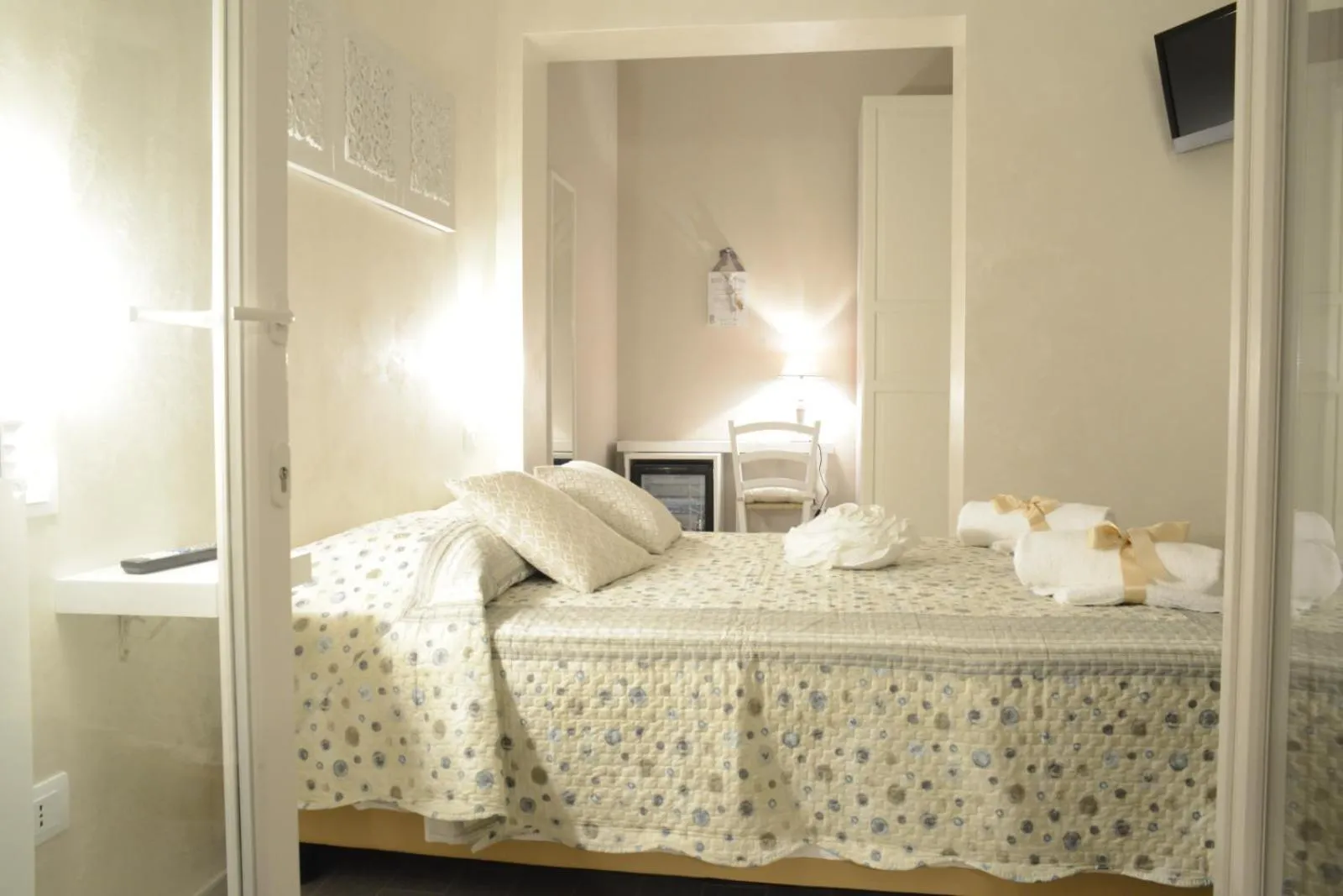 Small Double Room in Mediterranea Sea House