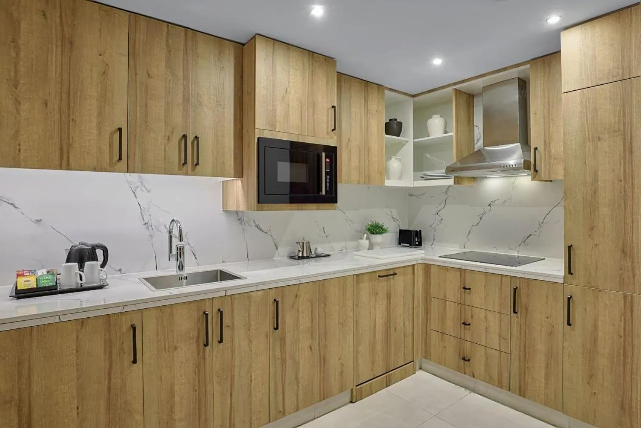 Kitchen or kitchenette in Makarem Haram view suites
