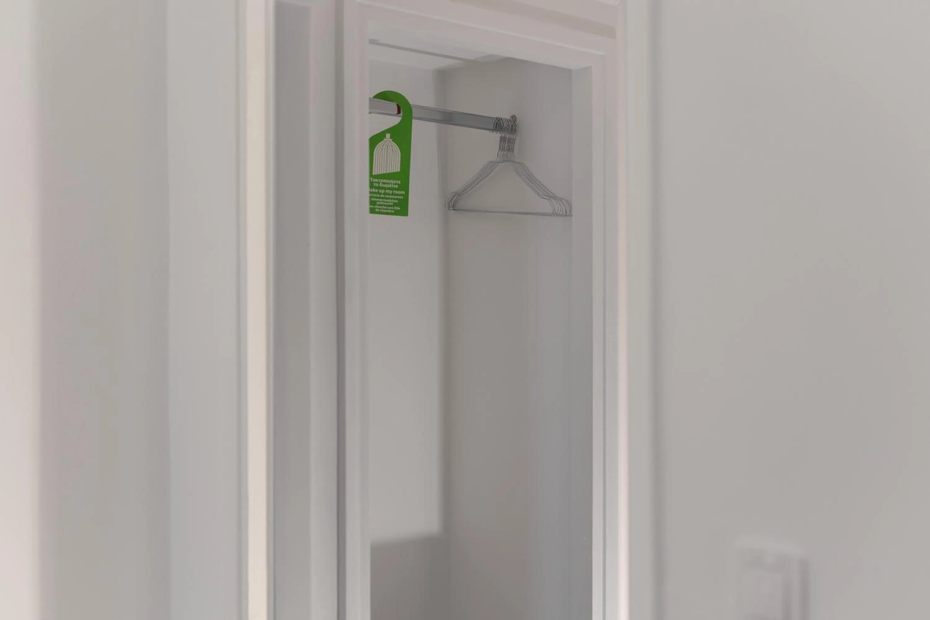 wardrobe in Delfini Hotel