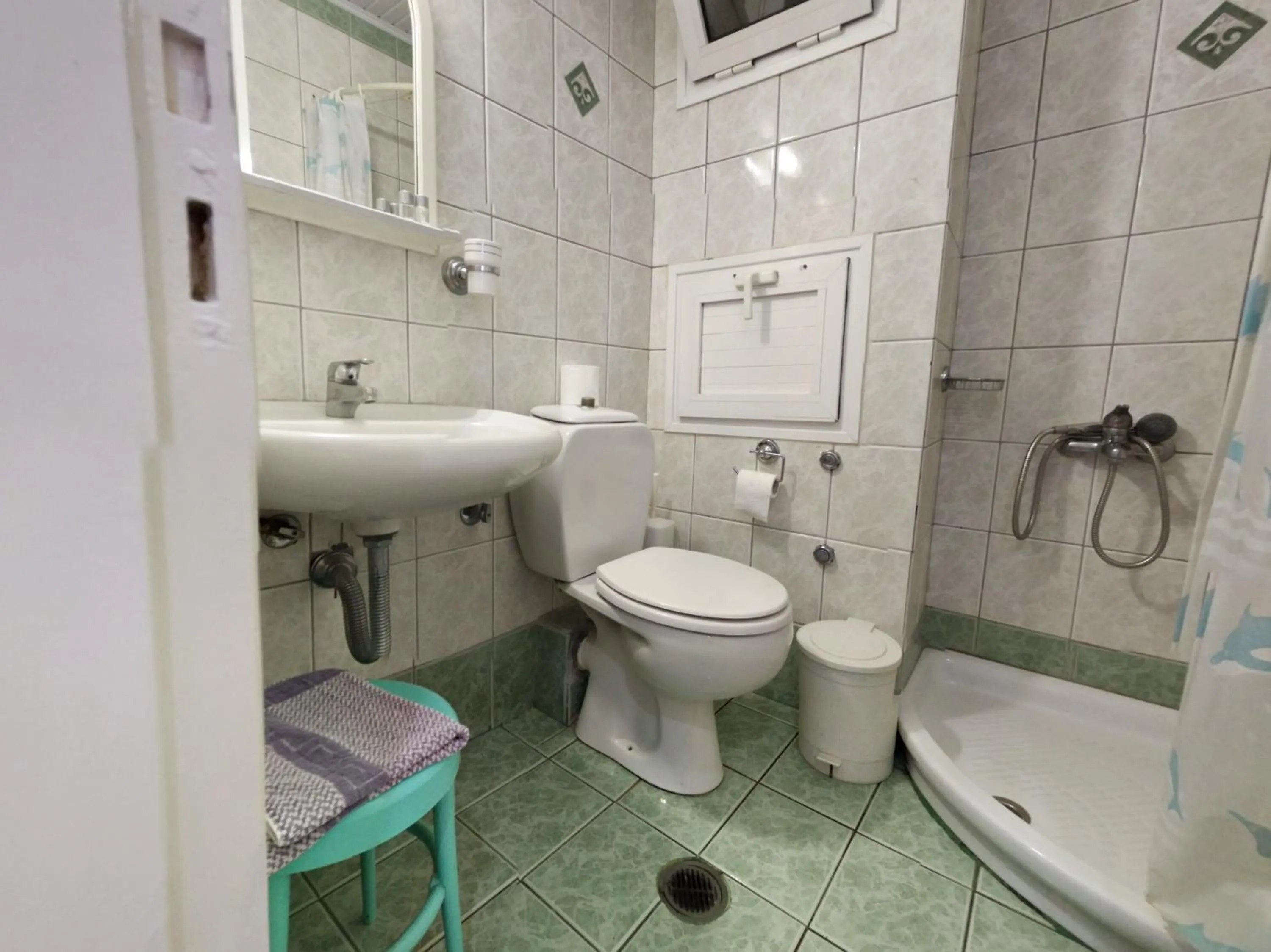 Toilet in Delfini Hotel