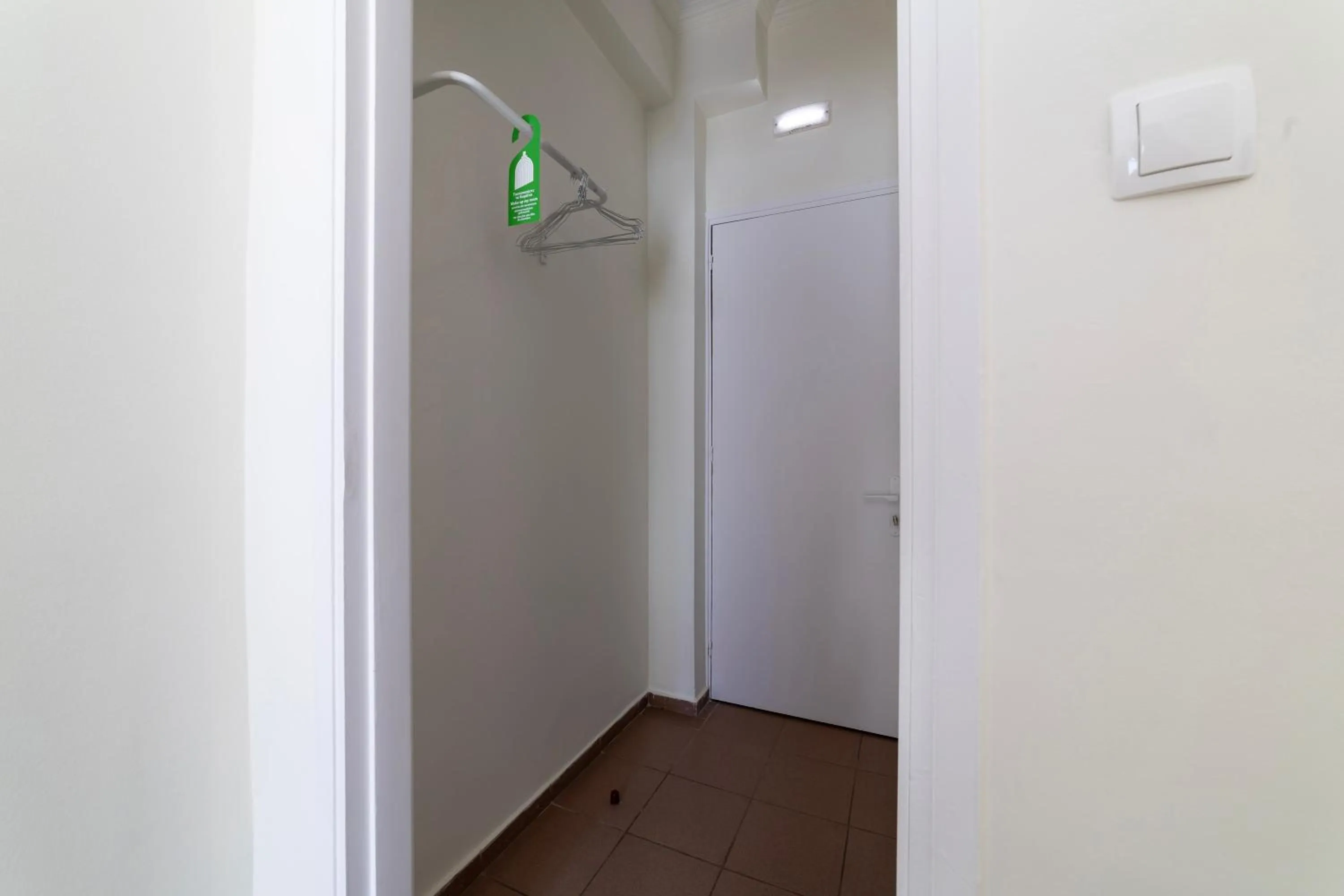 wardrobe in Delfini Hotel