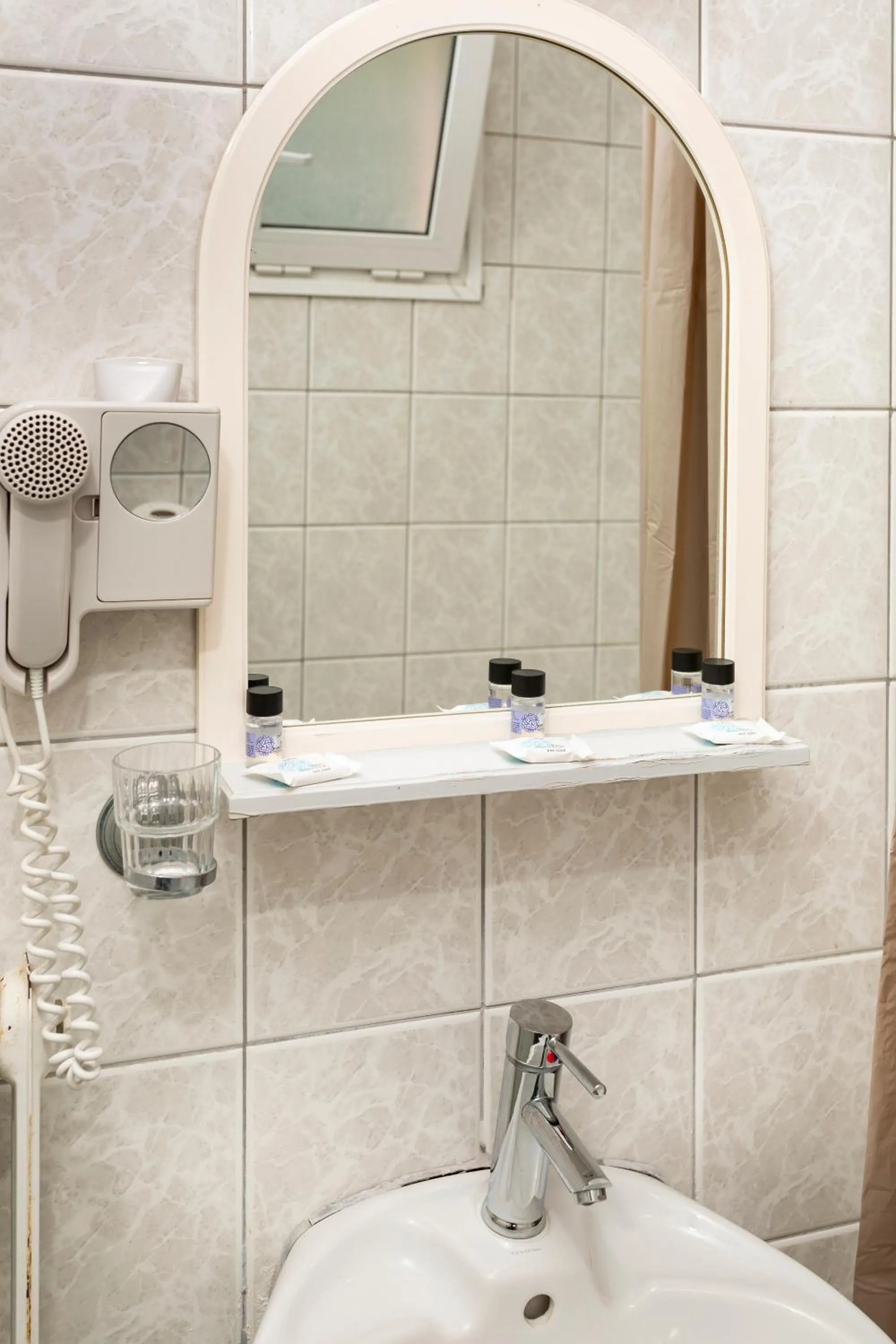 Bathroom in Delfini Hotel