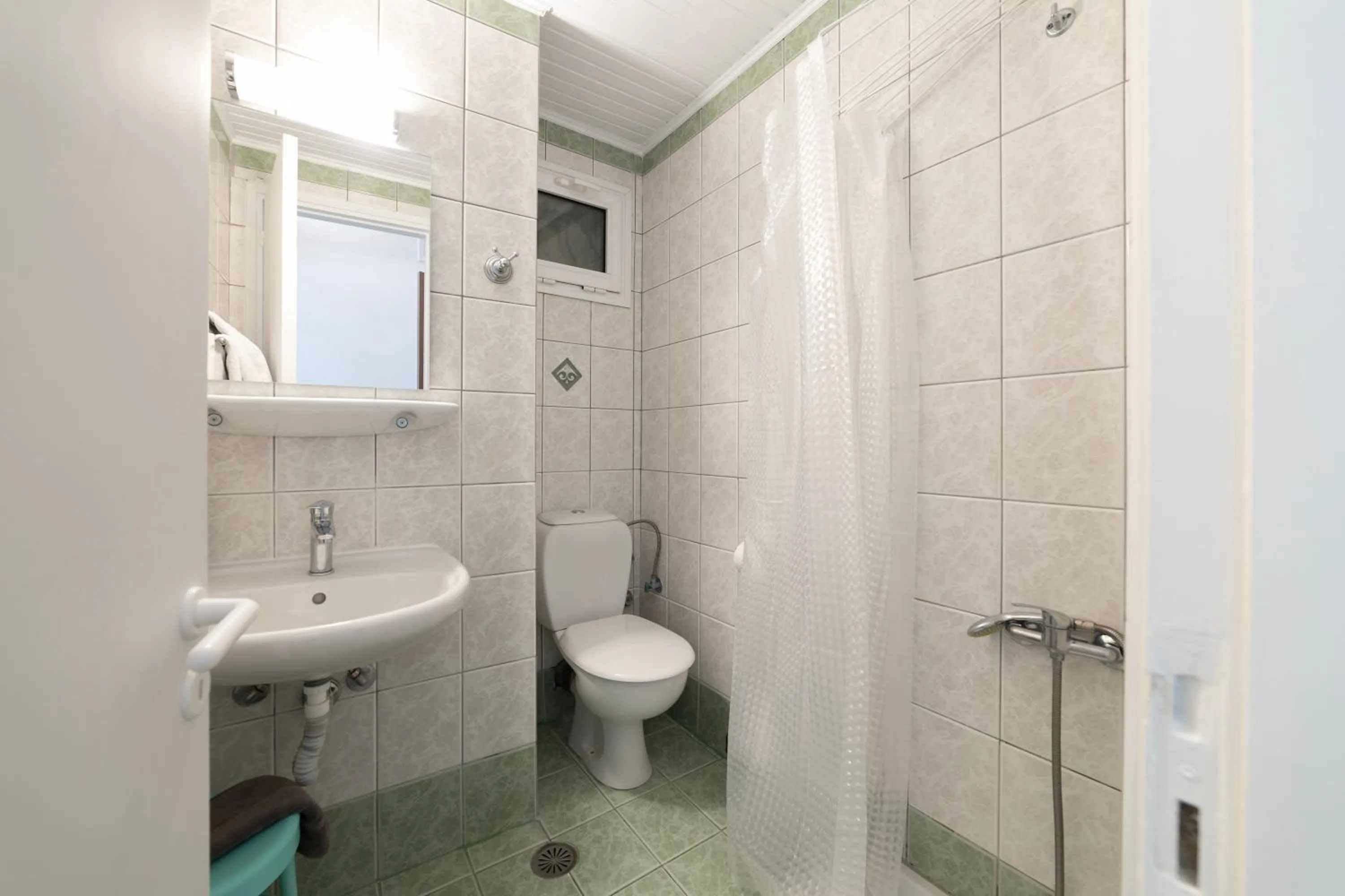 Shower in Delfini Hotel