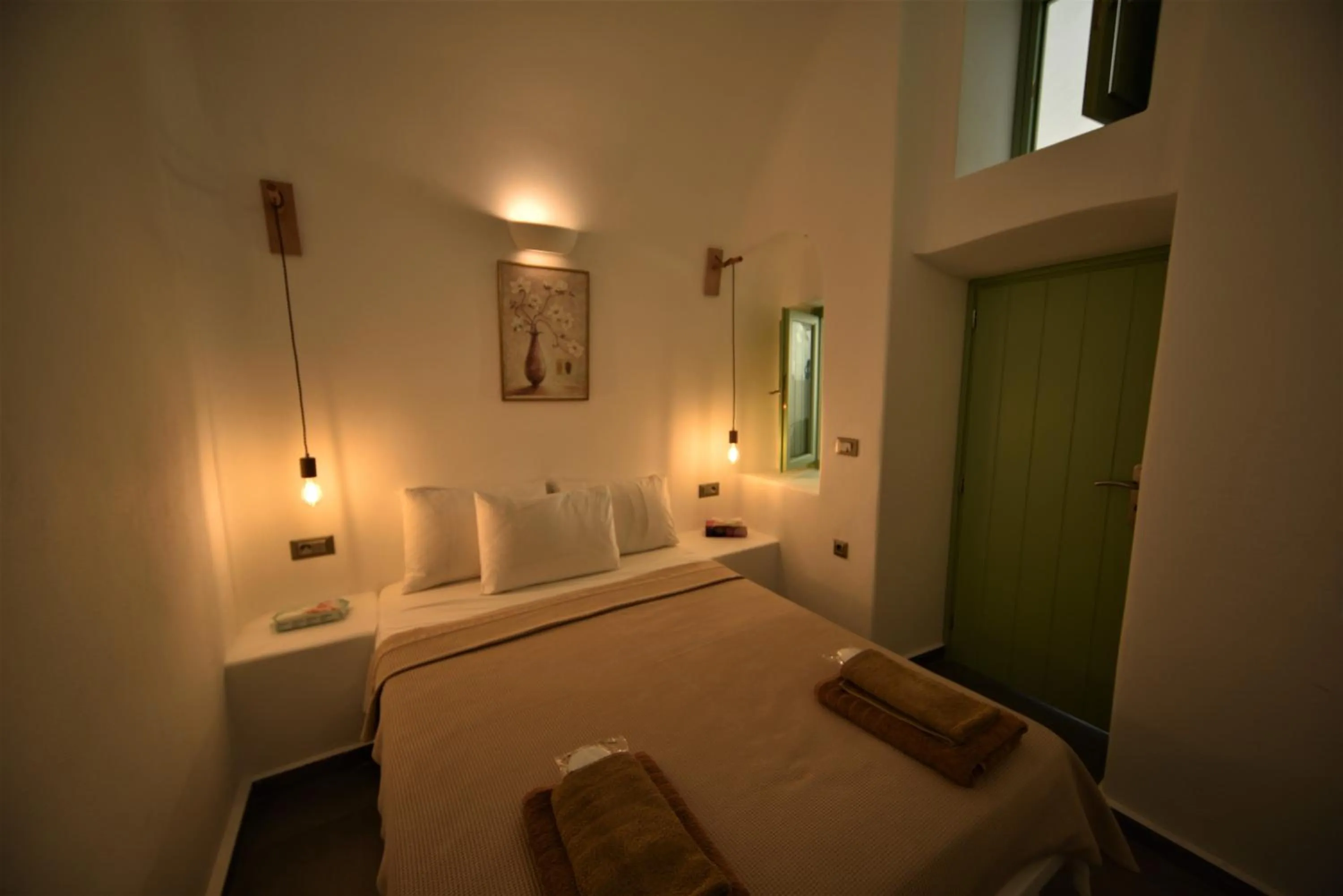 Bedroom, Bed in Morning Star Traditional Houses