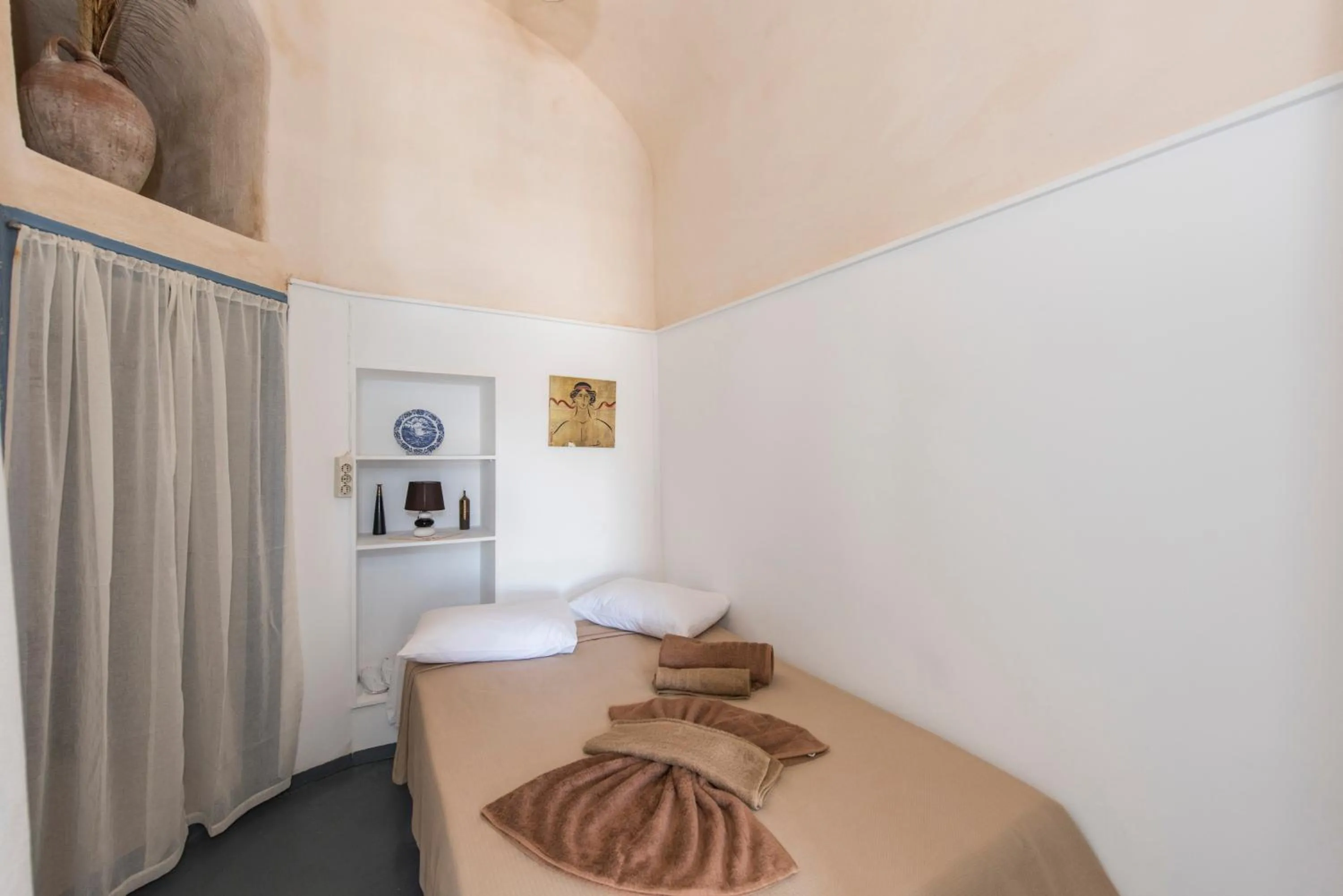 Bedroom, Bed in Morning Star Traditional Houses