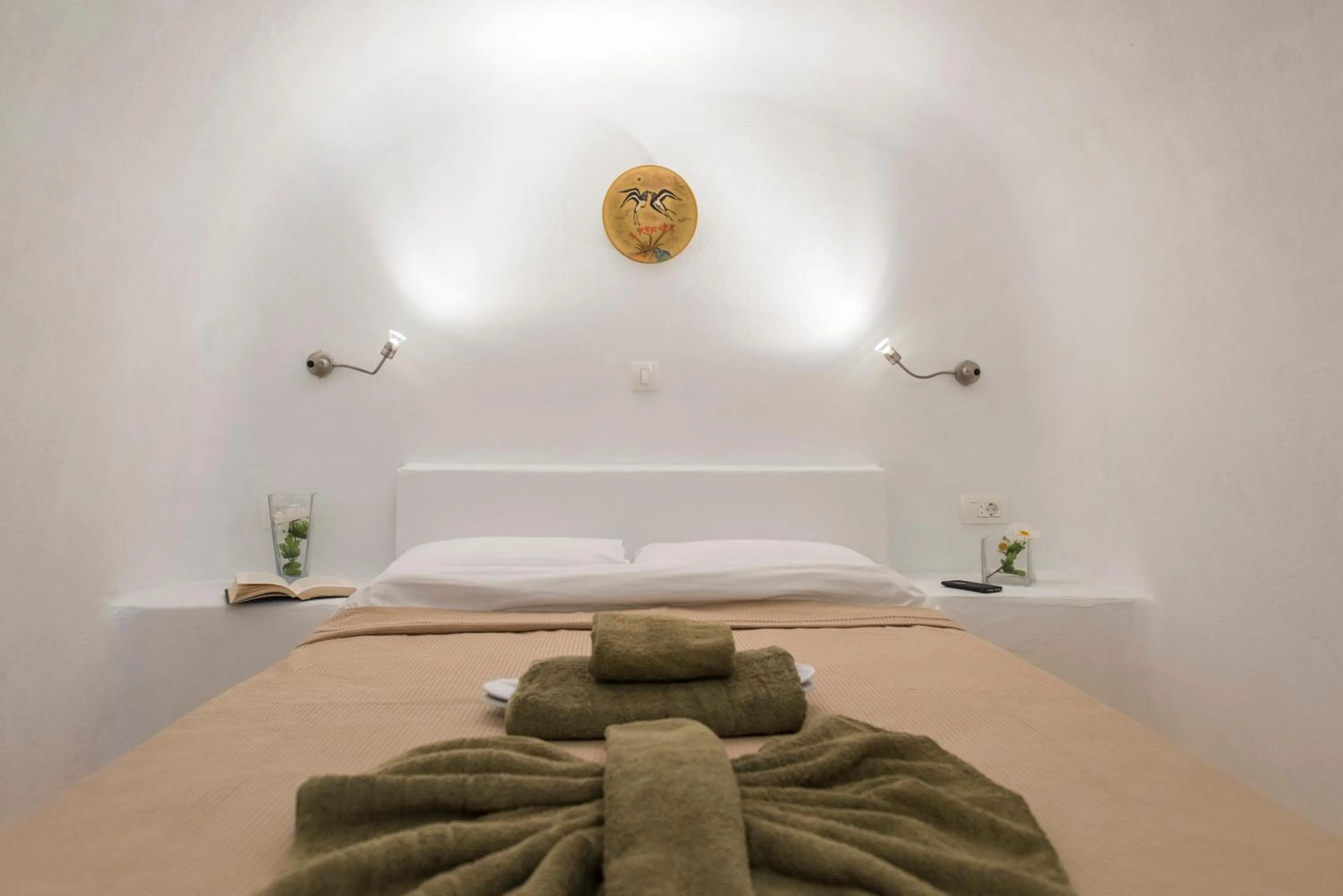 Bedroom, Bed in Morning Star Traditional Houses