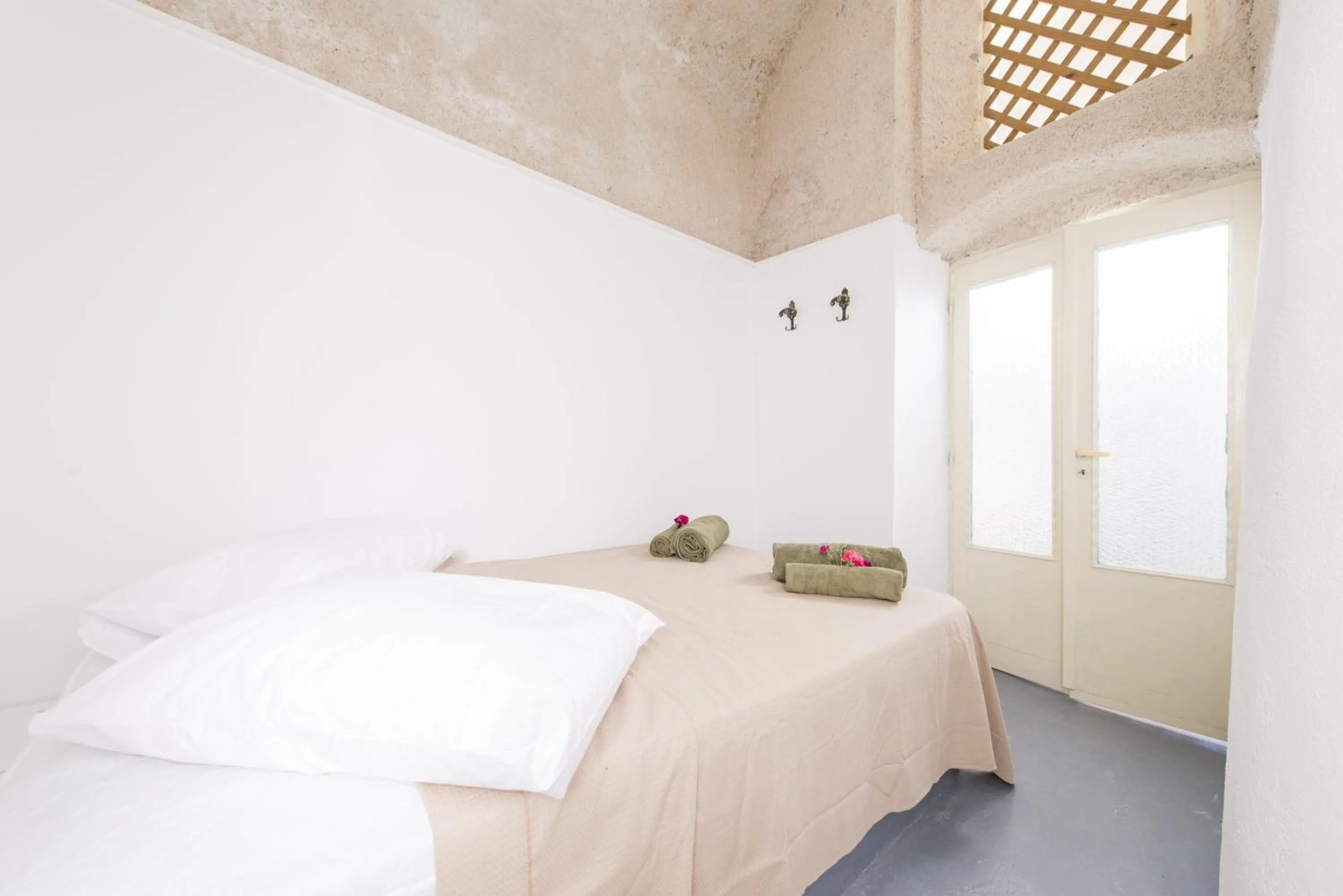 Day, Bed in Morning Star Traditional Houses