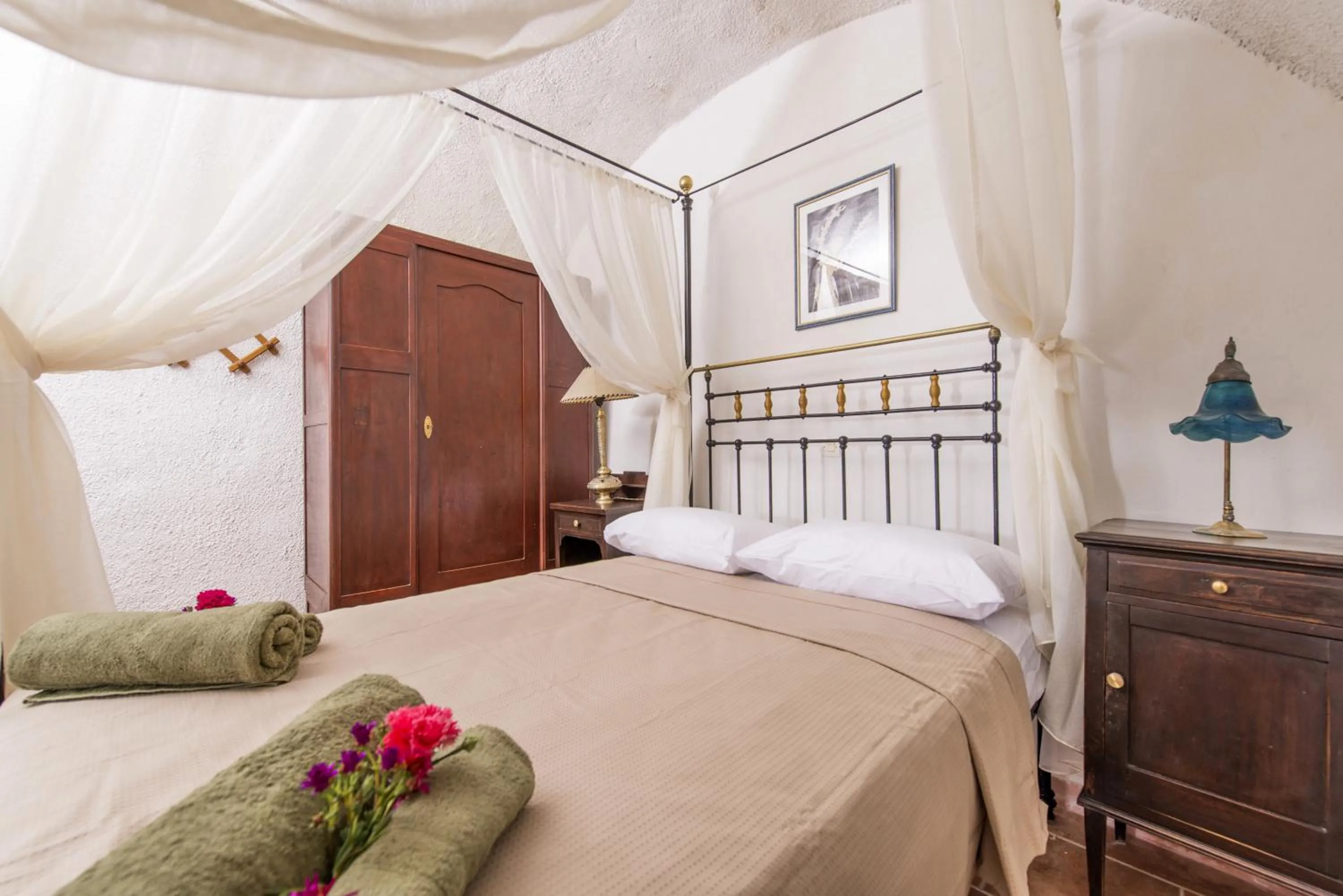 Bed in Morning Star Traditional Houses