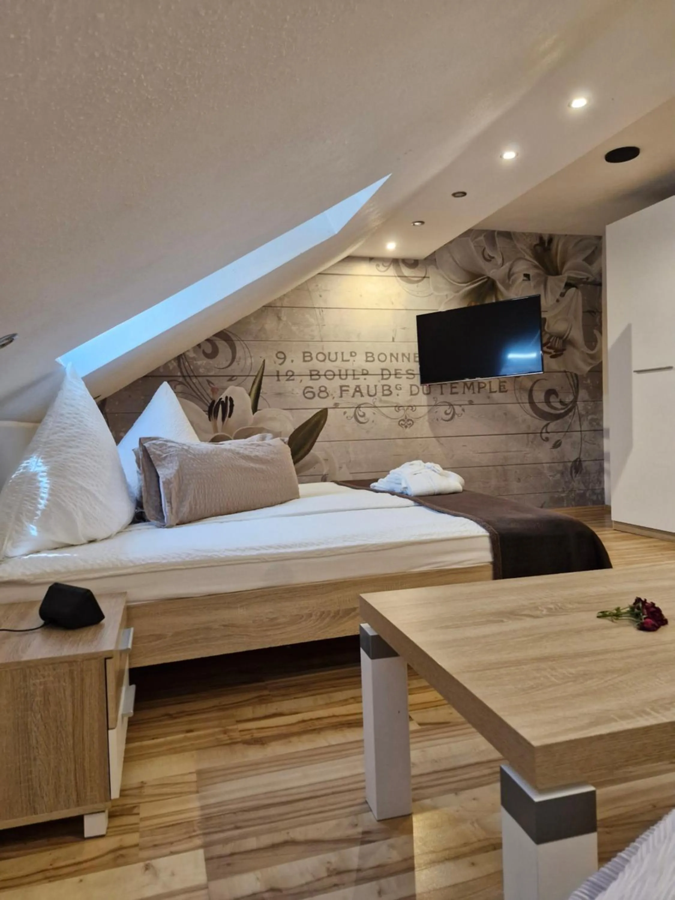 Photo of the whole room, Bed in Apartmenthaus Wertheim