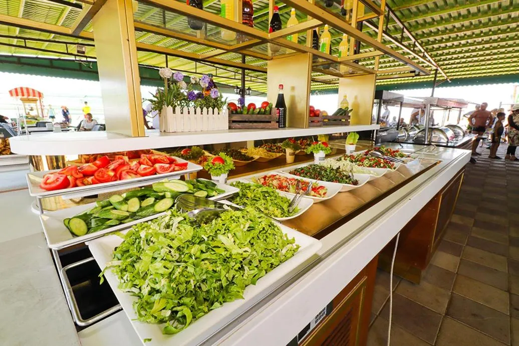 Restaurant/places to eat in Throne Beach Resort &amp; Spa - Ultra All Inclusive