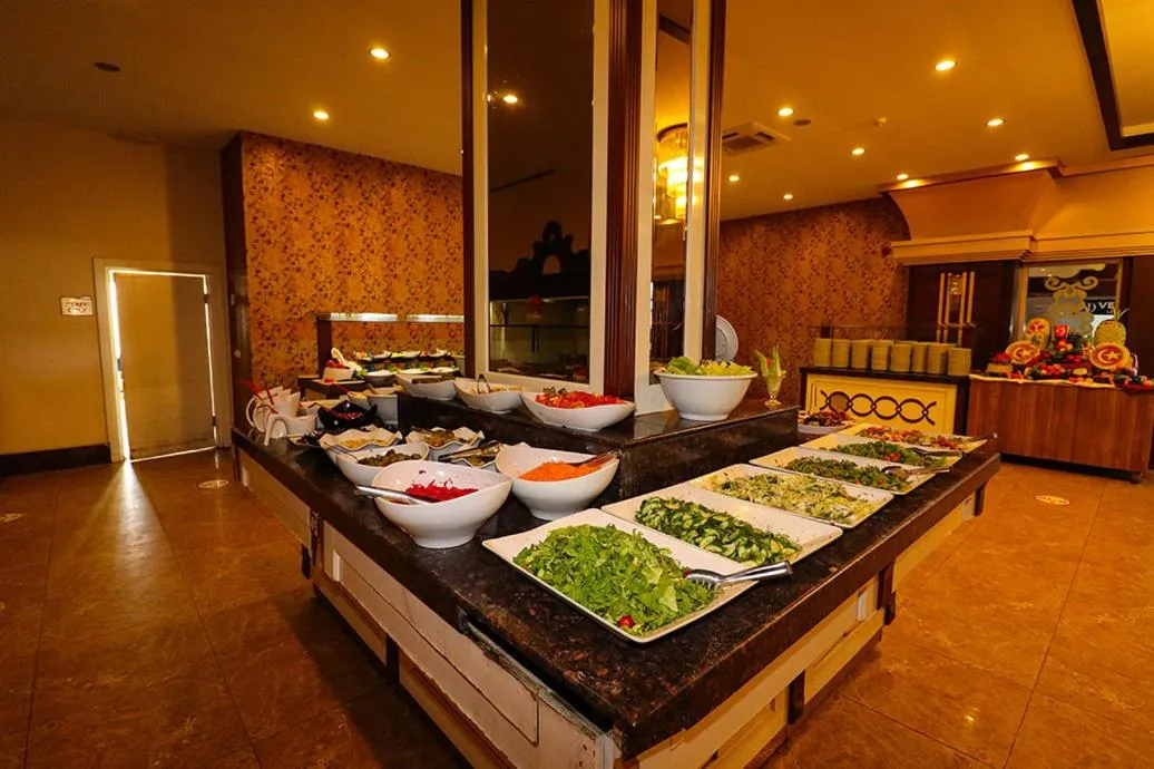 Restaurant/places to eat in Throne Beach Resort & Spa - Ultra All Inclusive