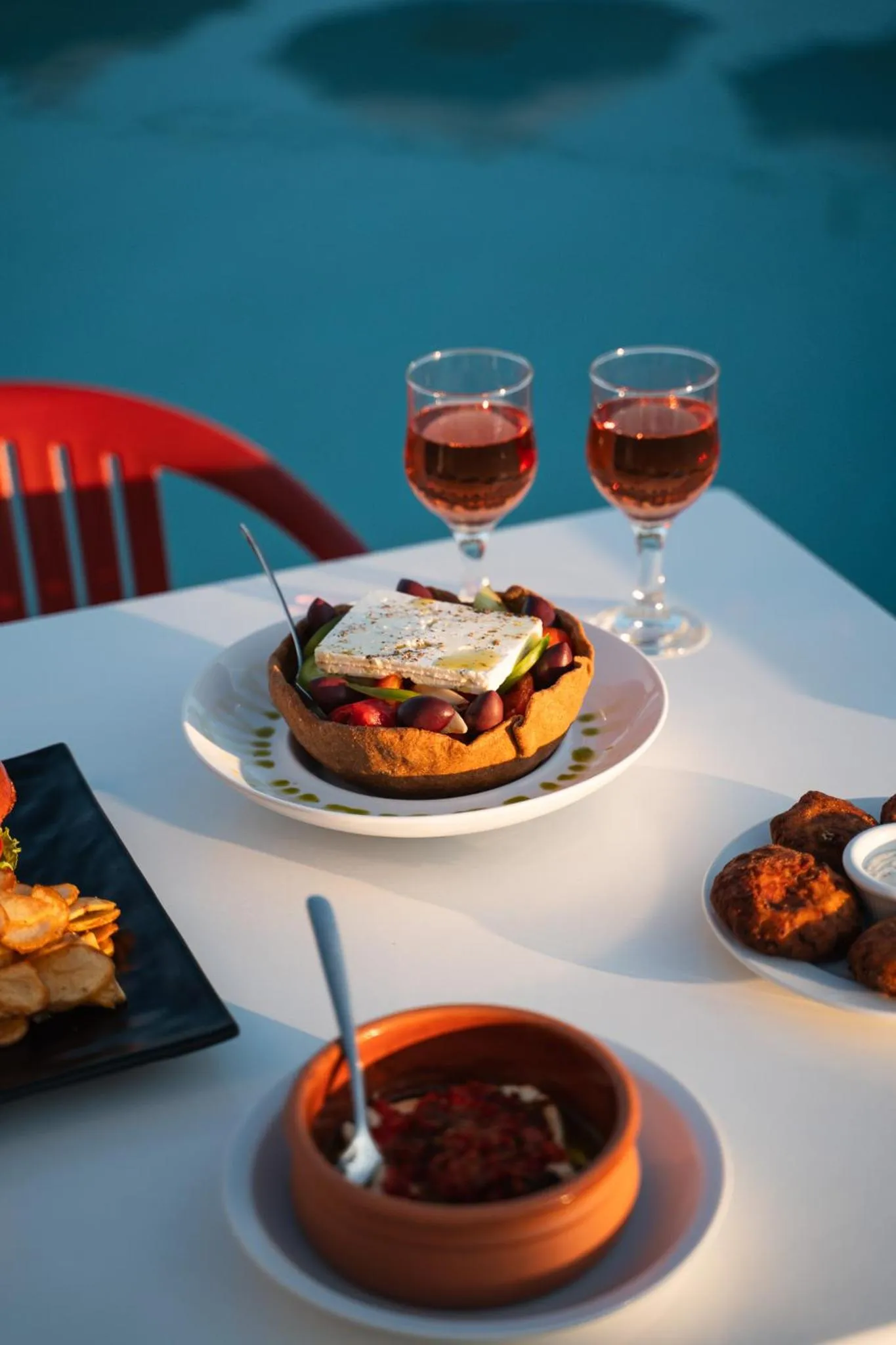 Restaurant/places to eat in Niriides Luxury Villas