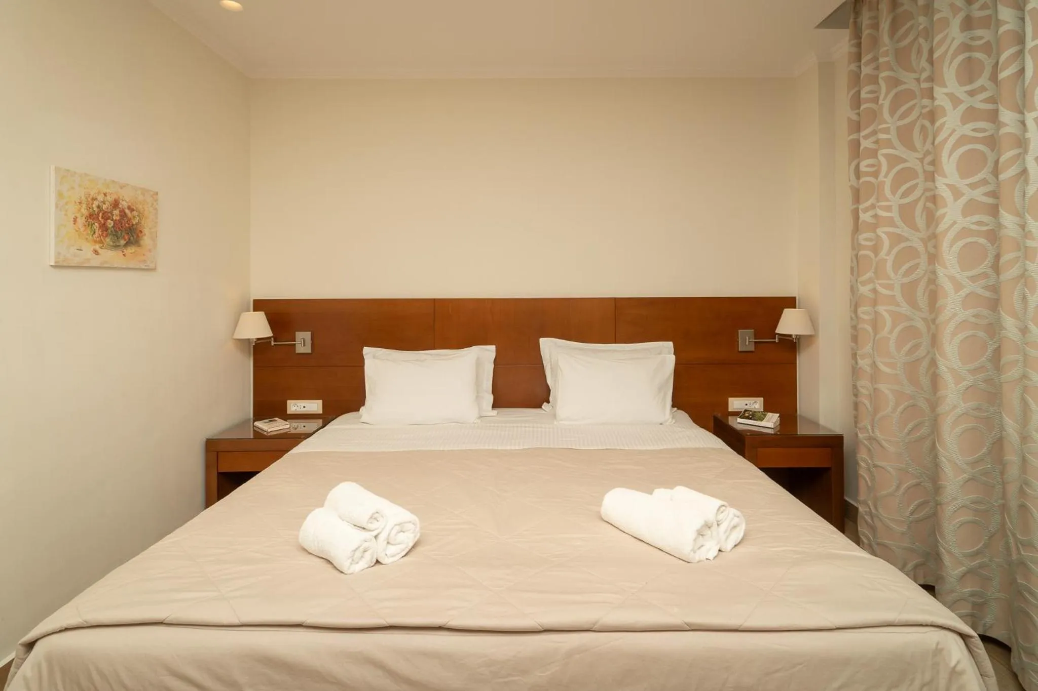 Bed in Niriides Luxury Villas