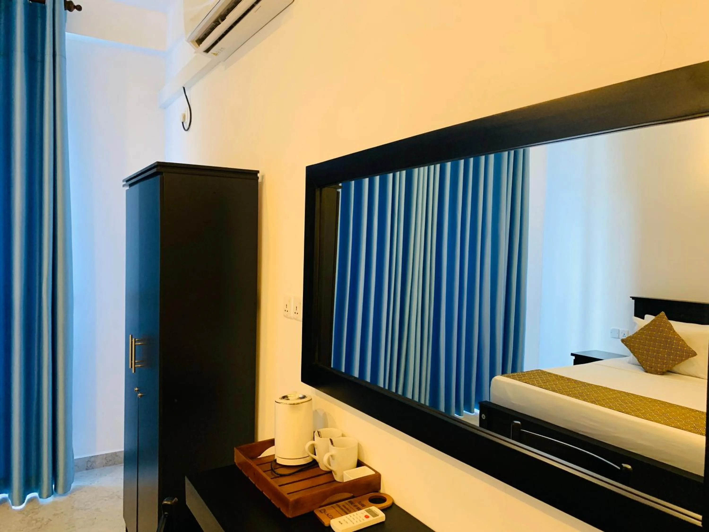Coffee/tea facilities, Bed in Palazzo Beach Hotel
