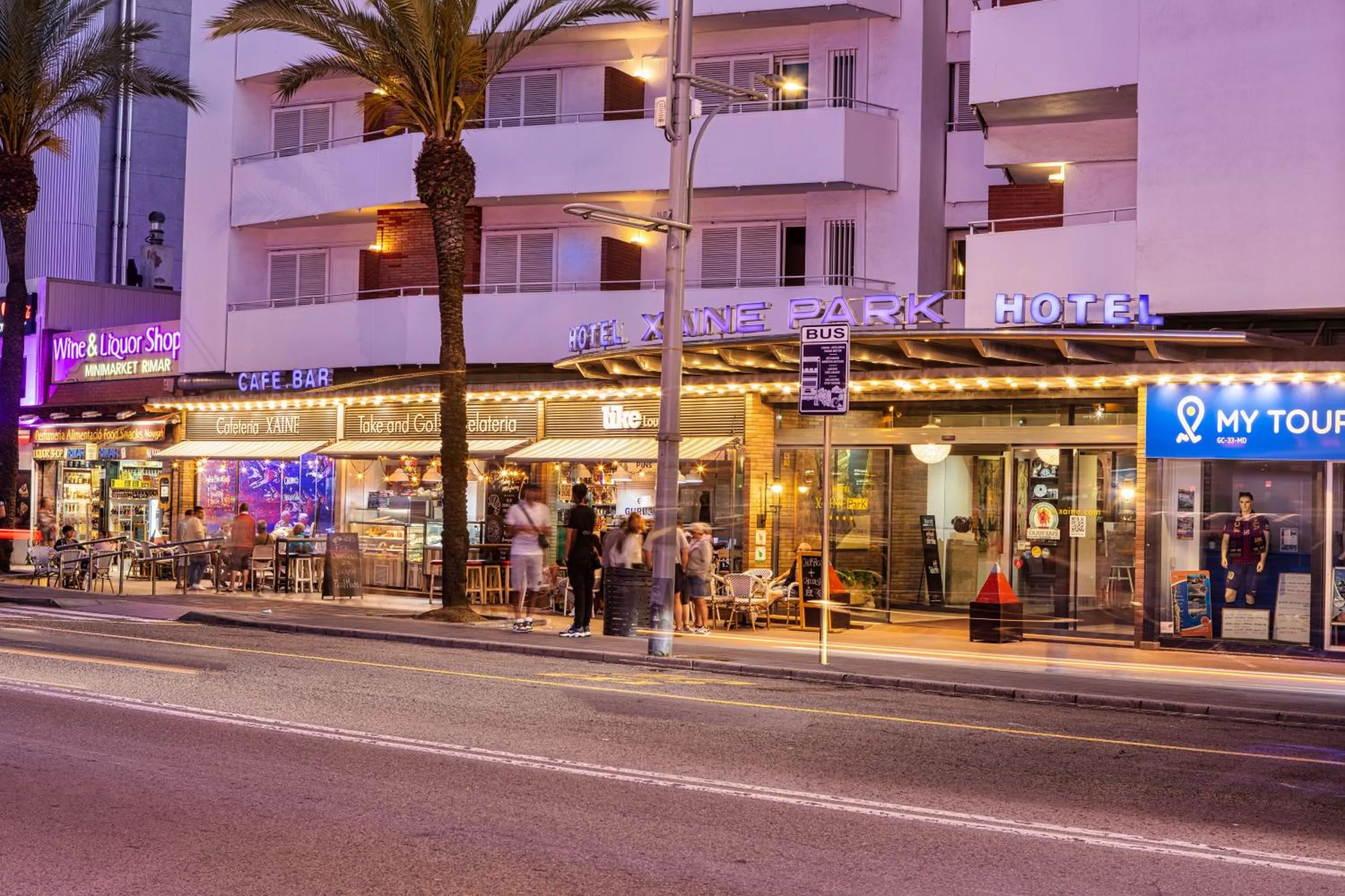 Property building in Hotel Xaine Park